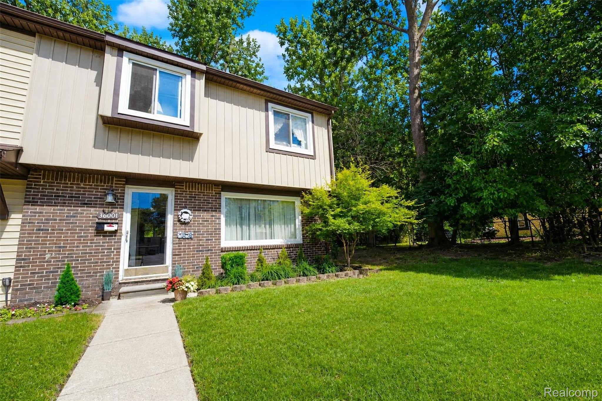 38001, Carolon, Westland, Michigan, 48185