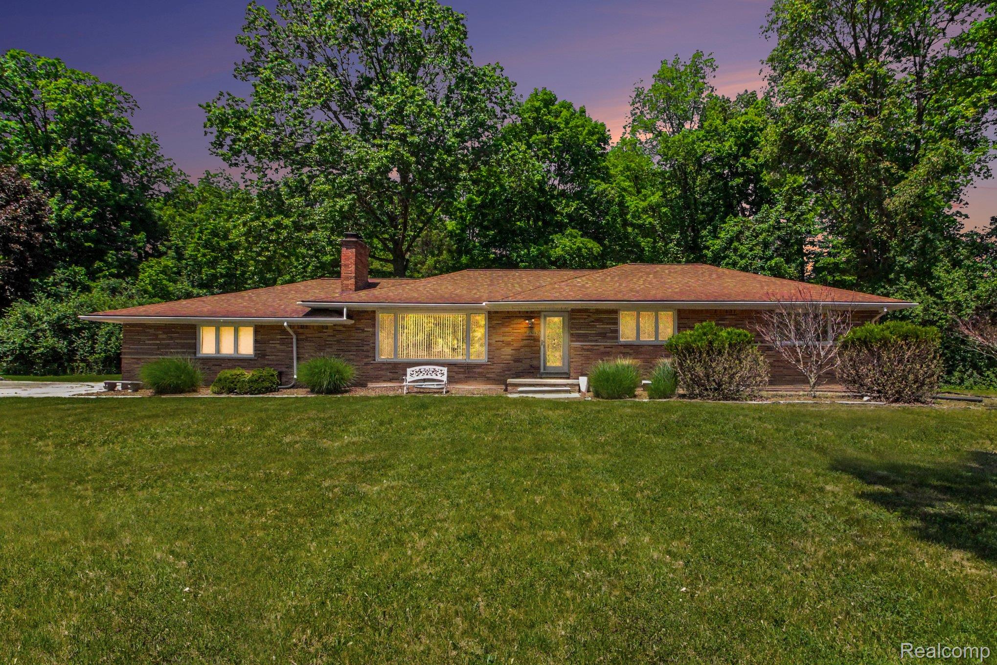 27682, Wellington, Farmington Hills, Michigan, 48334