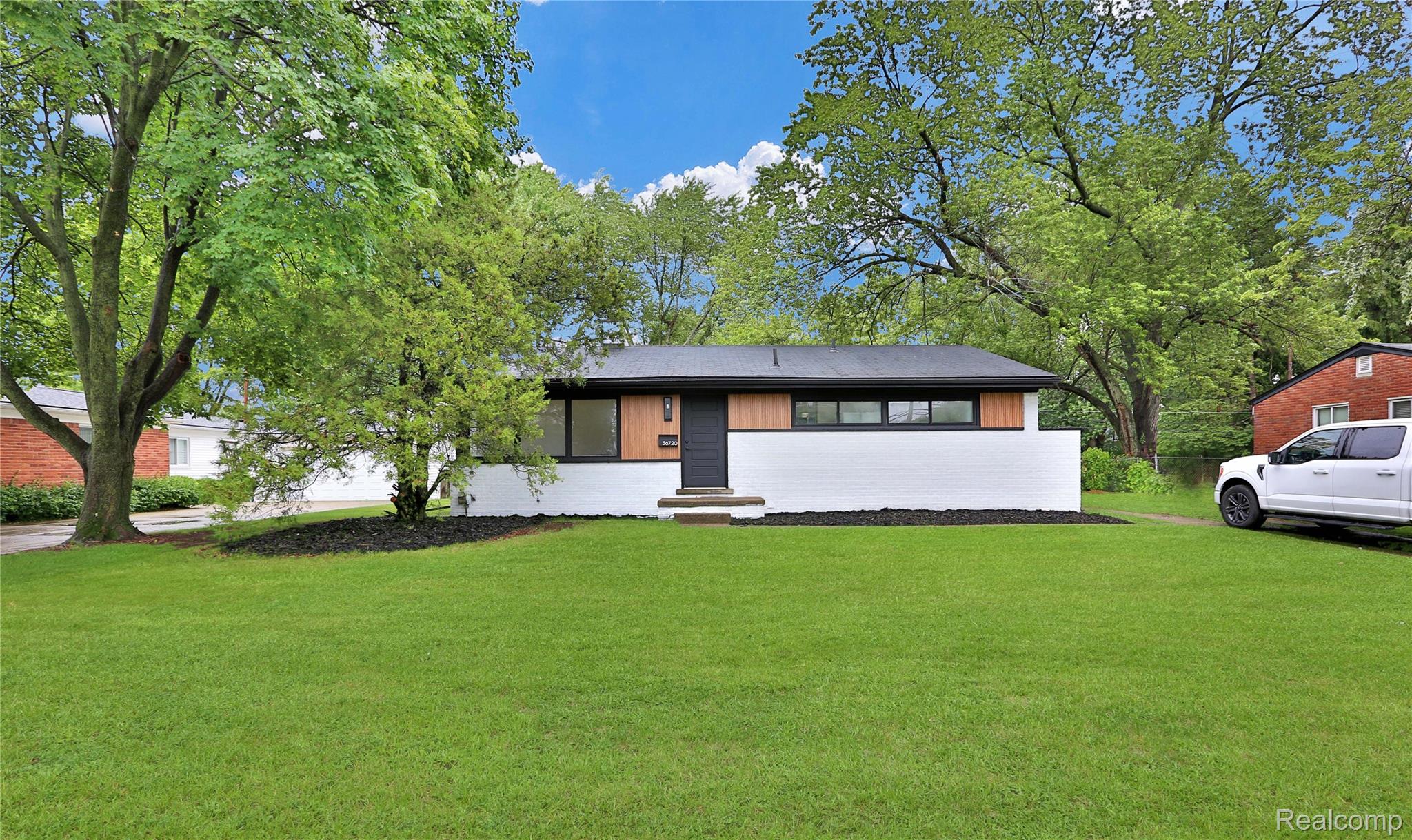 36720, Schafer, Clinton Township, Michigan, 48035
