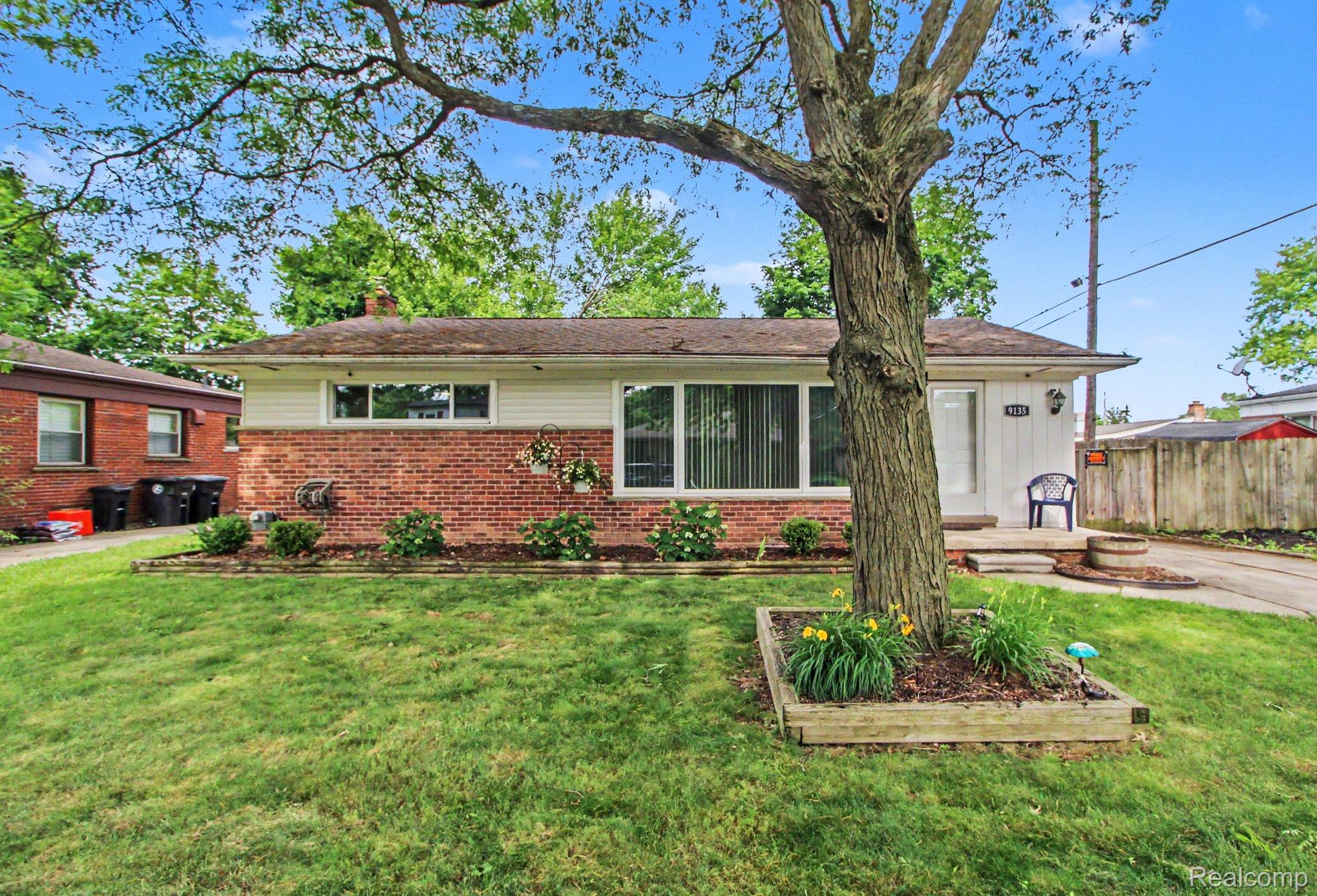 9135, Frederick, Livonia, Michigan, 48150