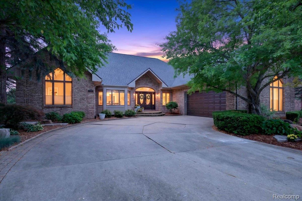 18974, Riverway, Clinton Township, Michigan, 48038