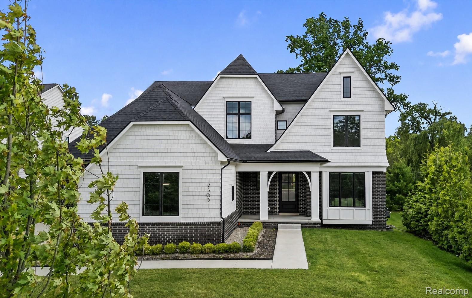 7303, Brookside Village, Bloomfield Hills, Michigan, 48301