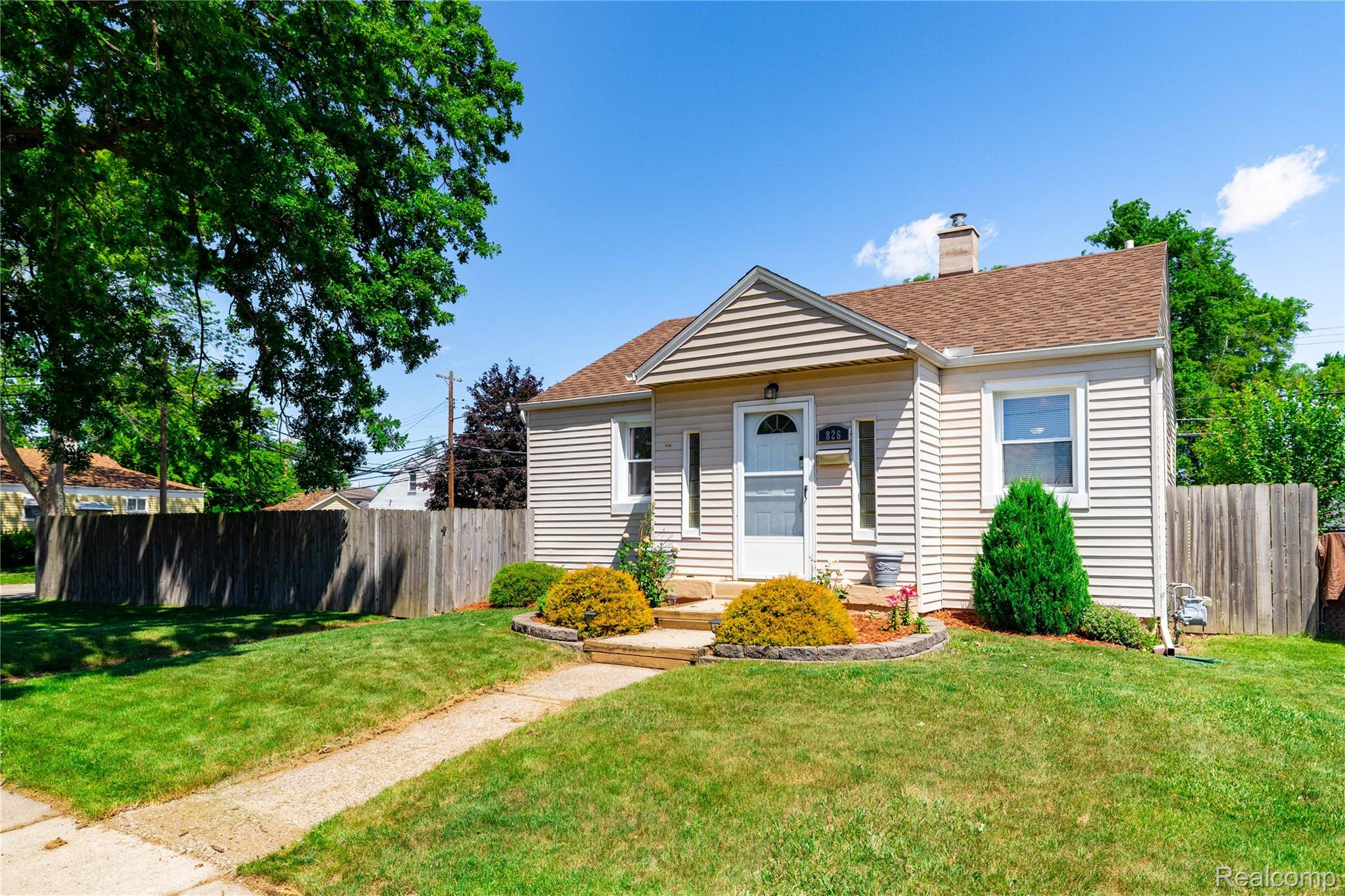 826, Goddard, Wyandotte, Michigan, 48192