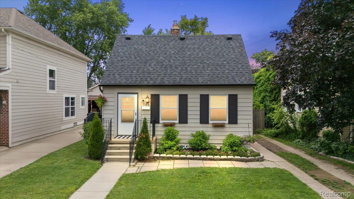 1186, Larkmoor, Berkley, Michigan, 48072
