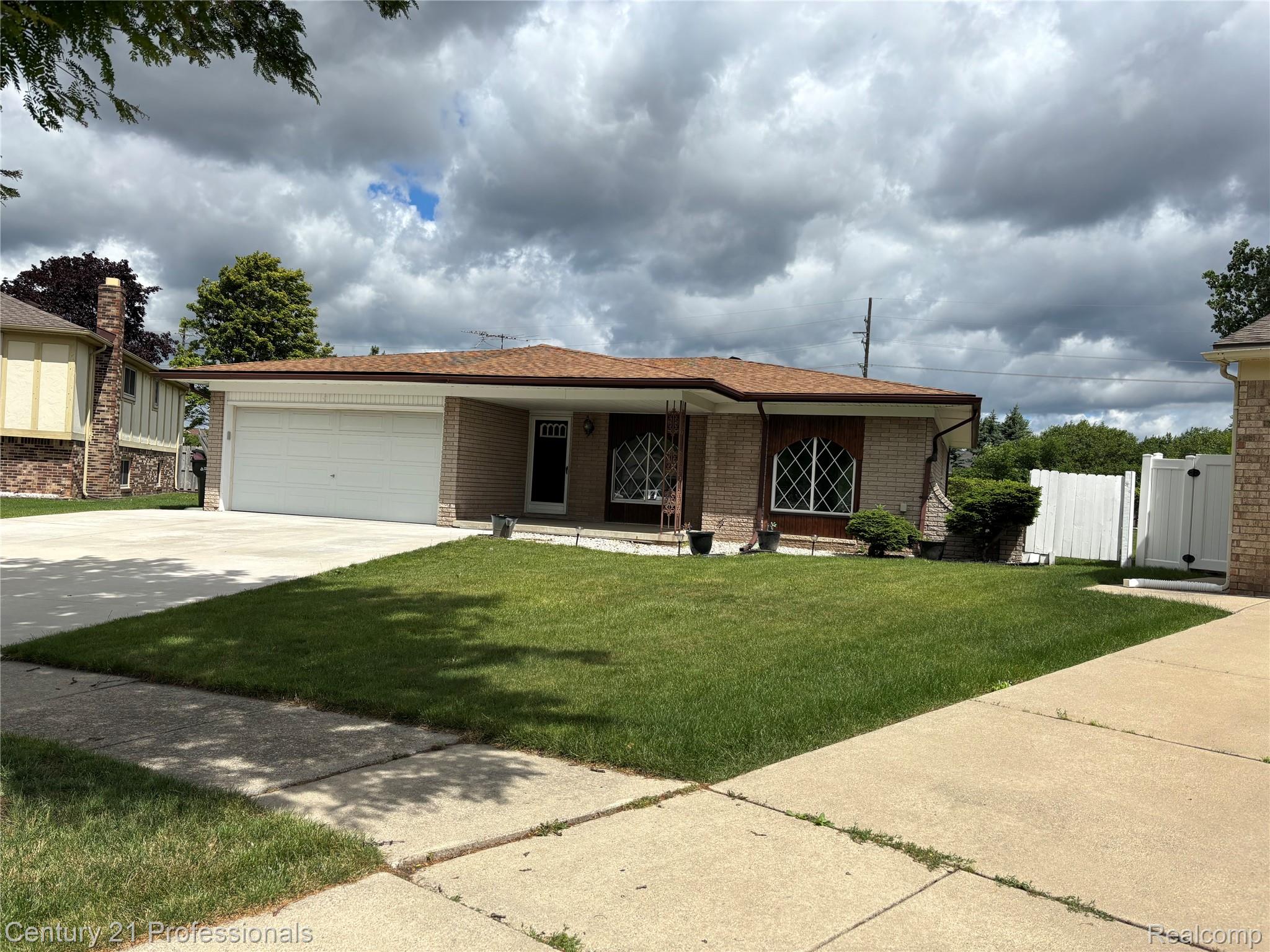 38986, Cottonwood, Sterling Heights, Michigan, 48310