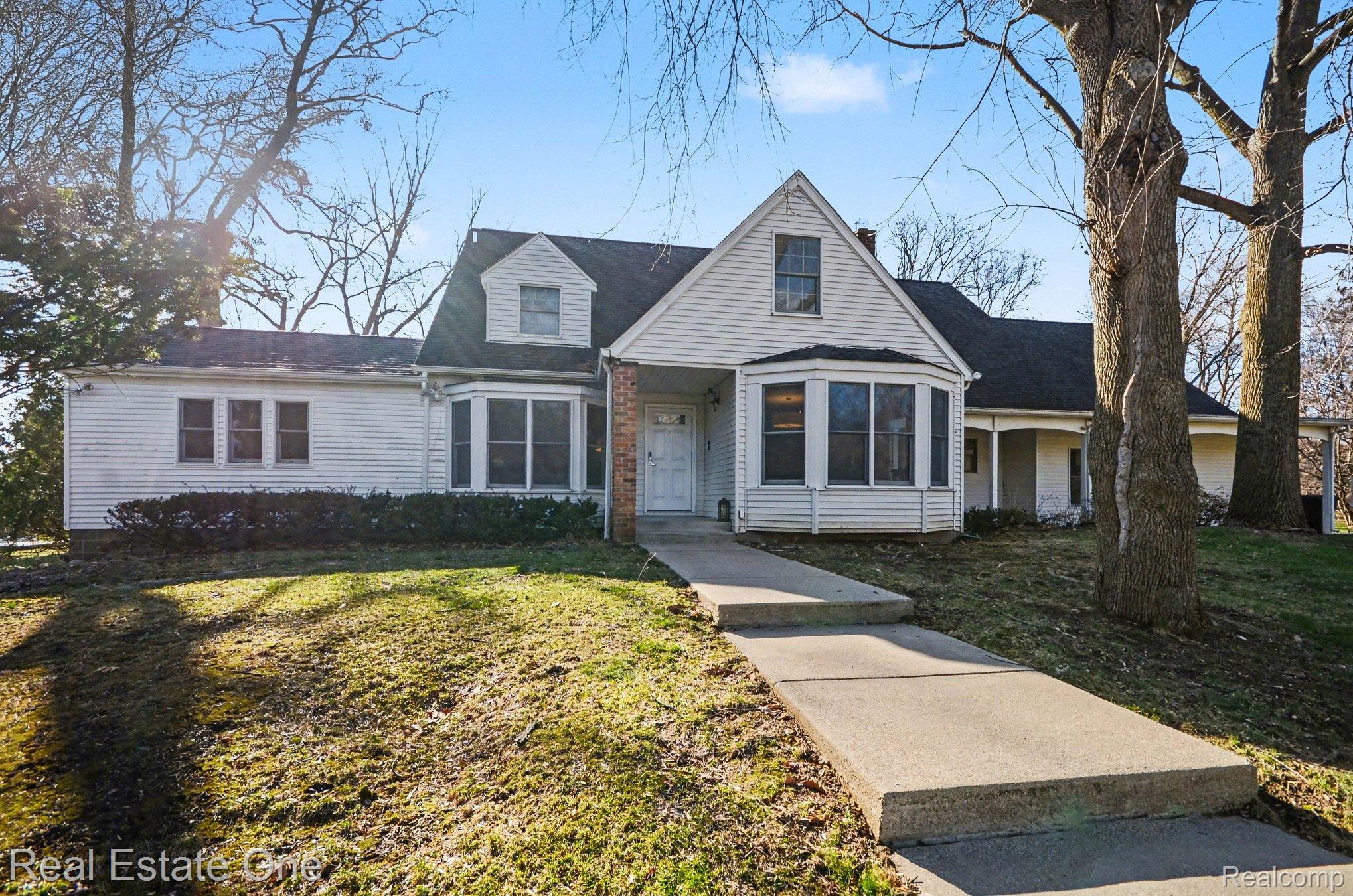 5840, Inkster, West Bloomfield, Michigan, 48323