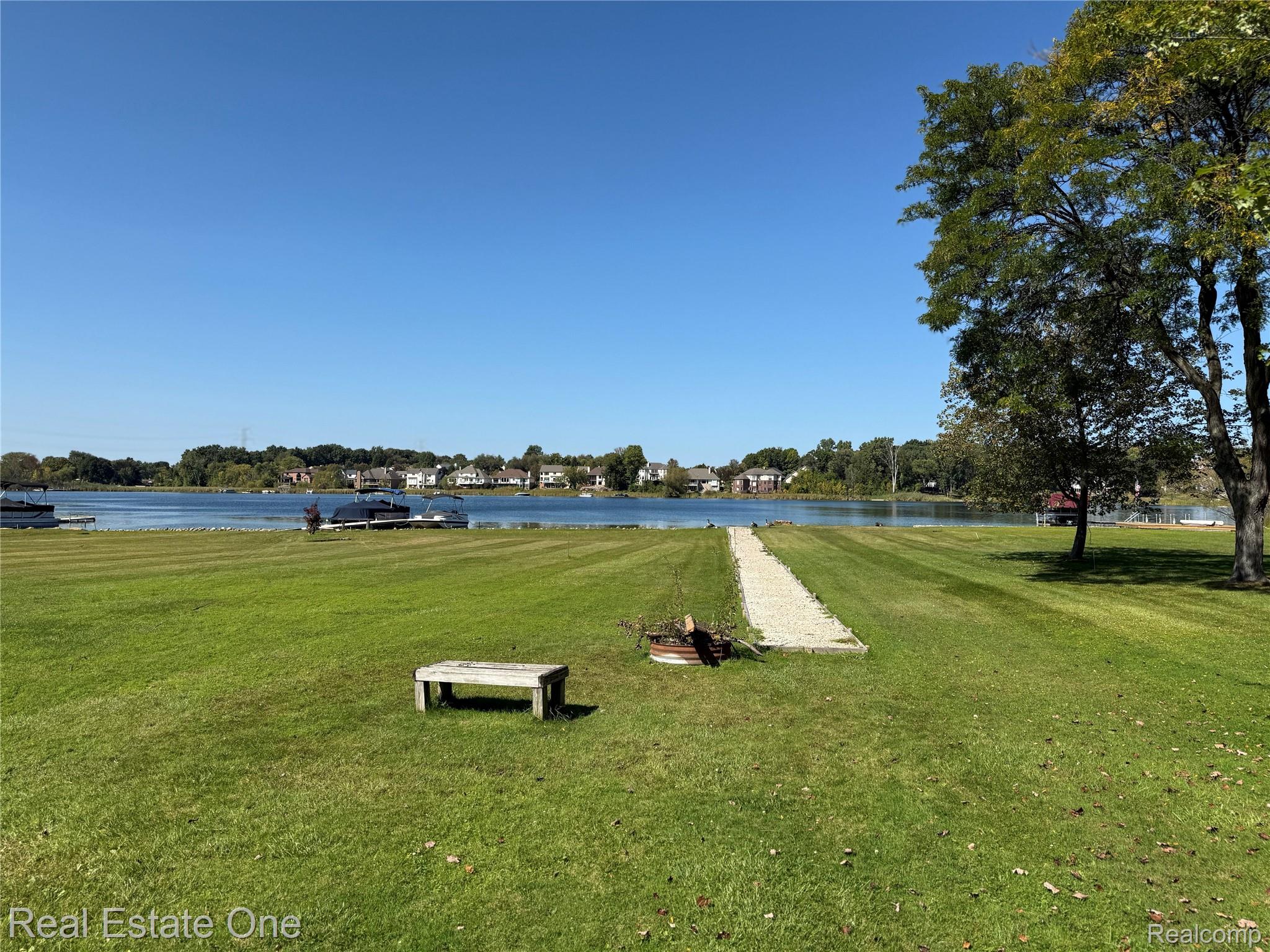 2910, LOON, Wixom, Michigan, 48393