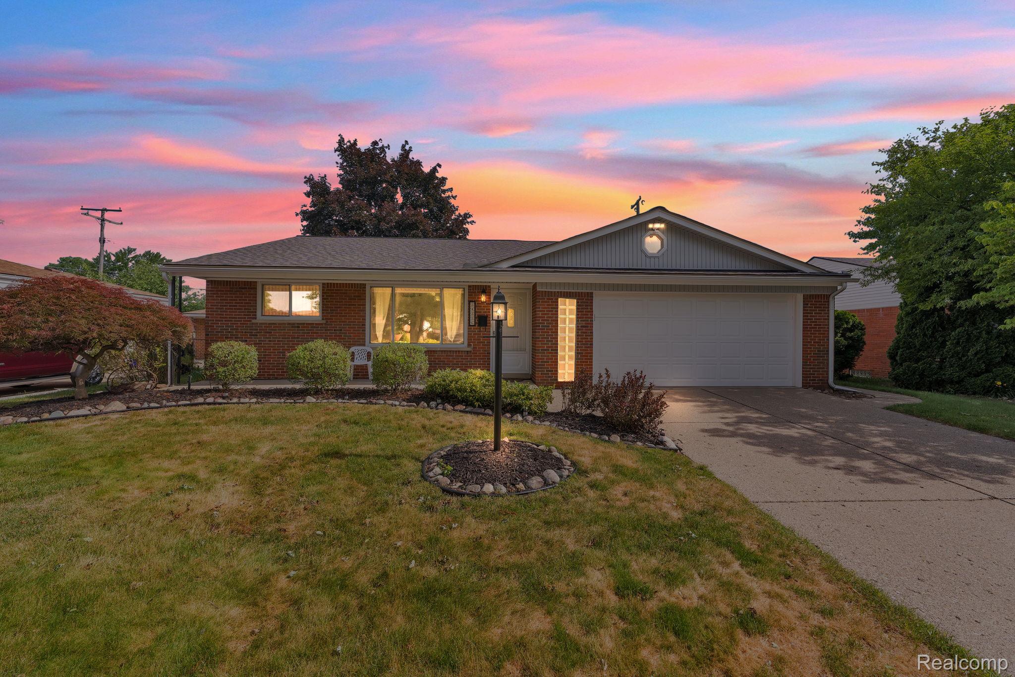 34316, Tomahawk, Westland, Michigan, 48185