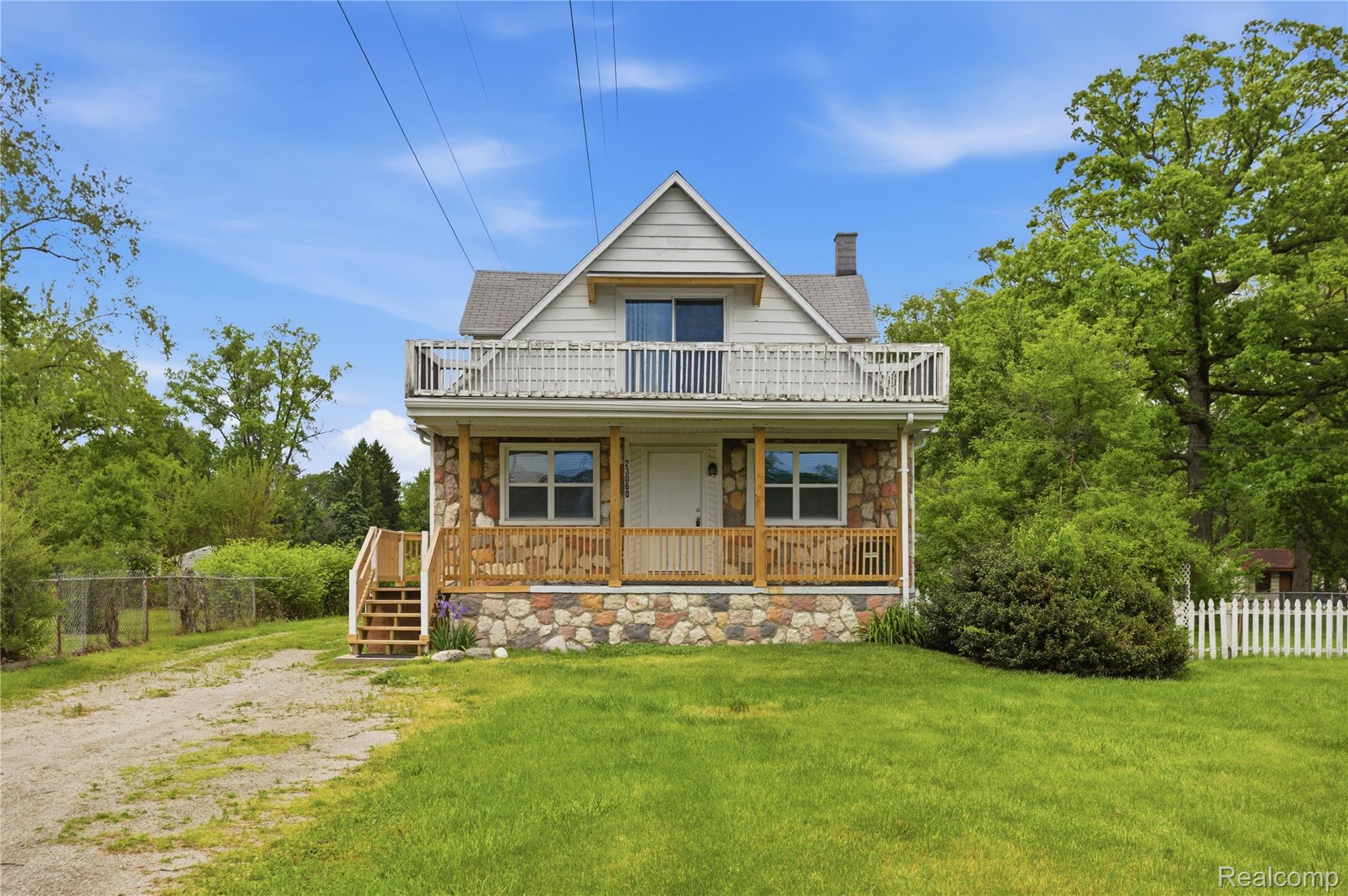 23060, Bernard, #Lower Unit, Taylor, Michigan, 48180