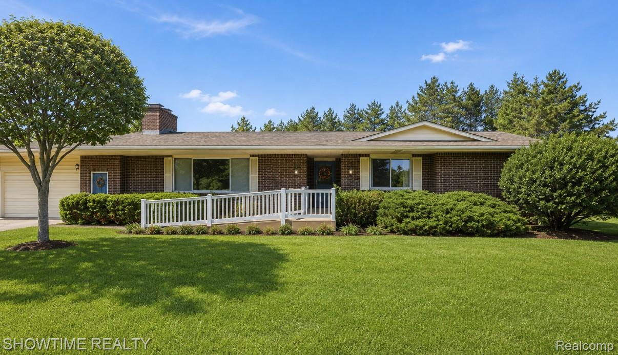 1661, Madeline, Lapeer, Michigan, 48446
