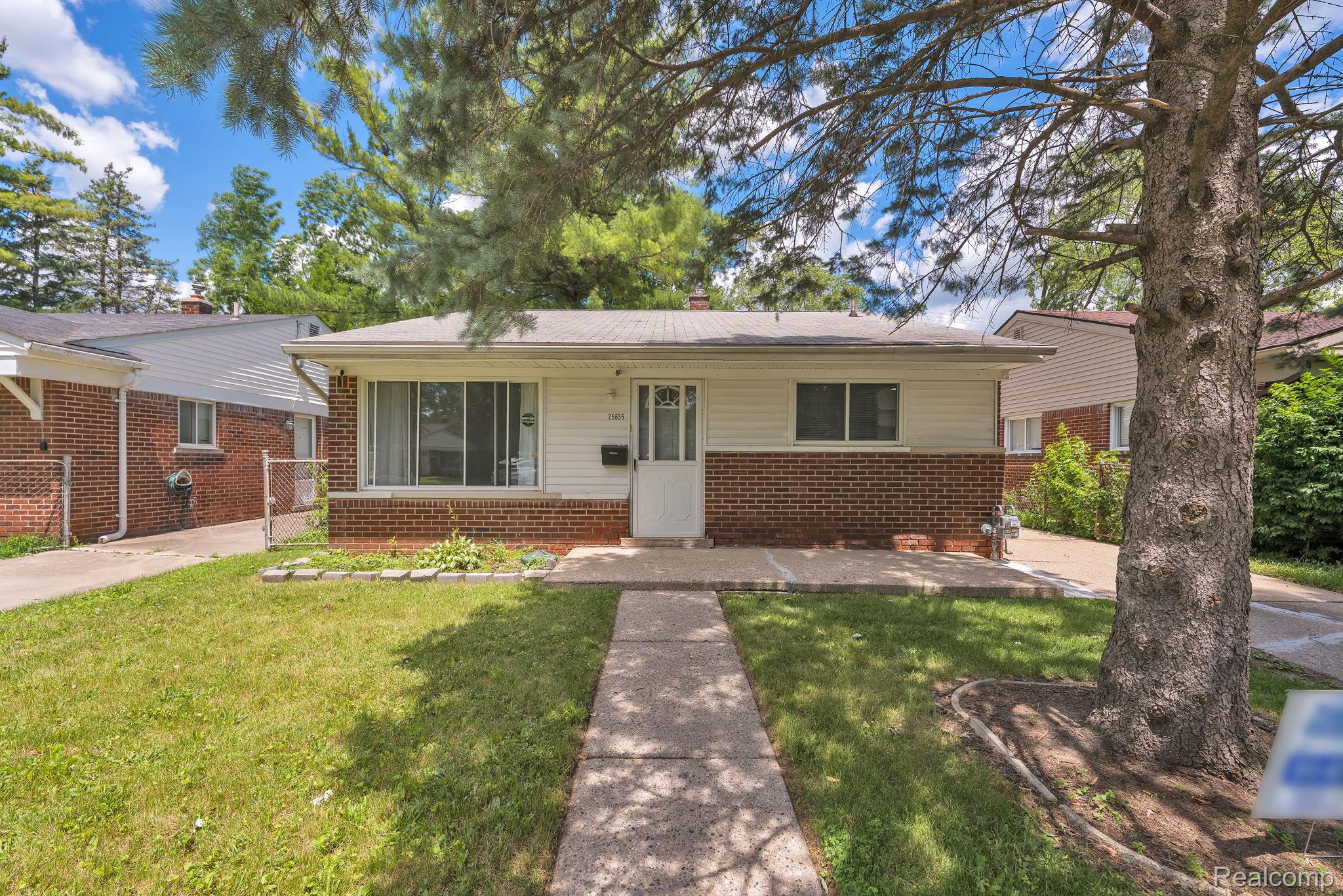 25636, Norfolk, Dearborn Heights, Michigan, 48125