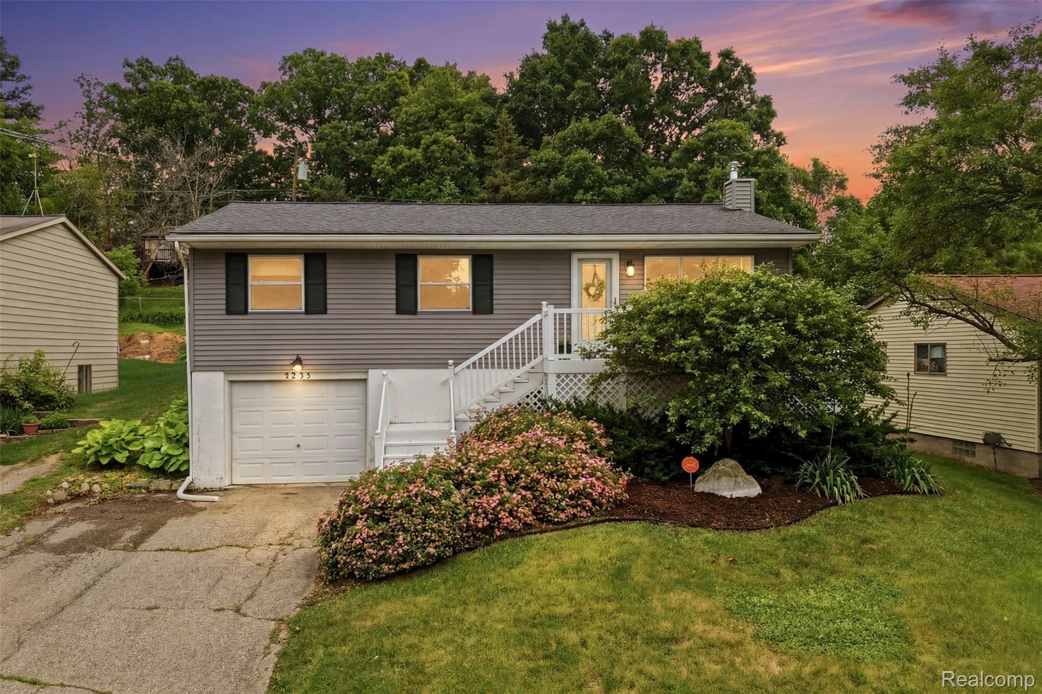 5233, Van Winkle, Brighton, Michigan, 48116