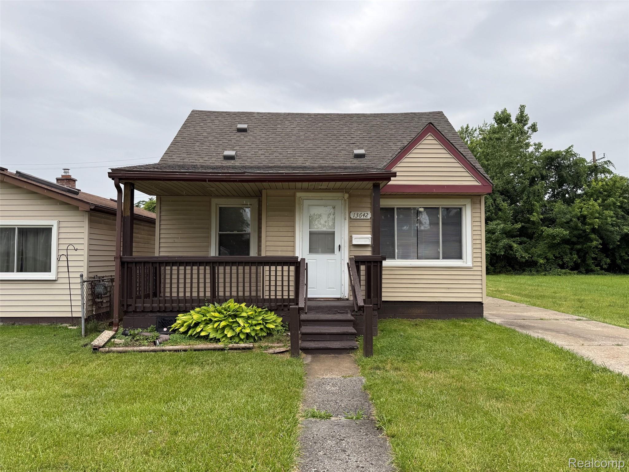 13642, Hendricks, Warren, Michigan, 48089