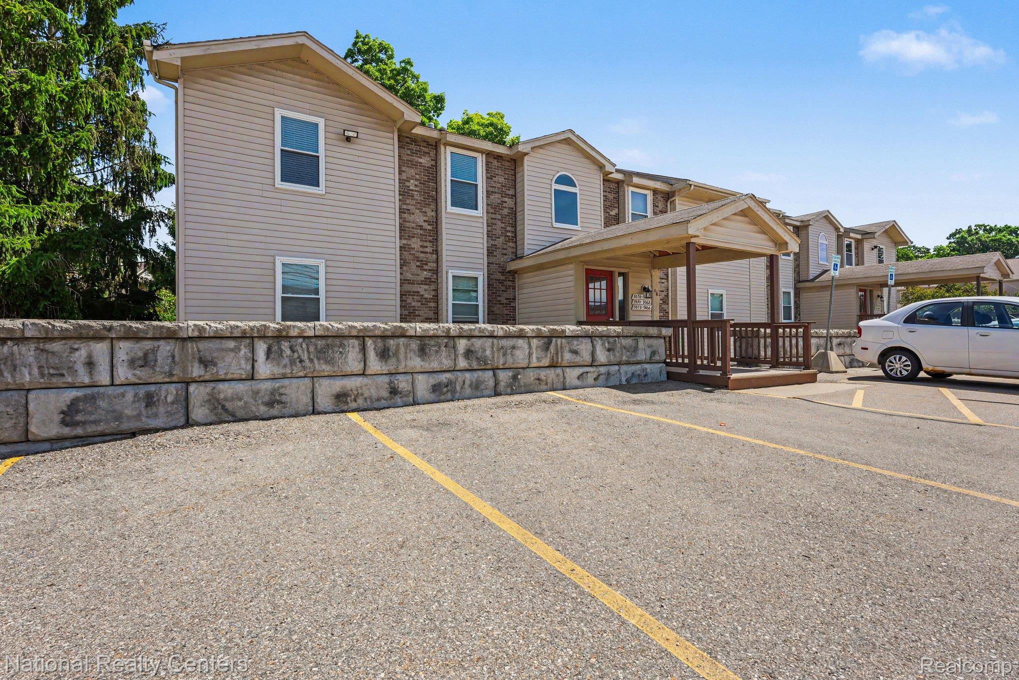 5076, Harbor Oak, Waterford, Michigan, 48329