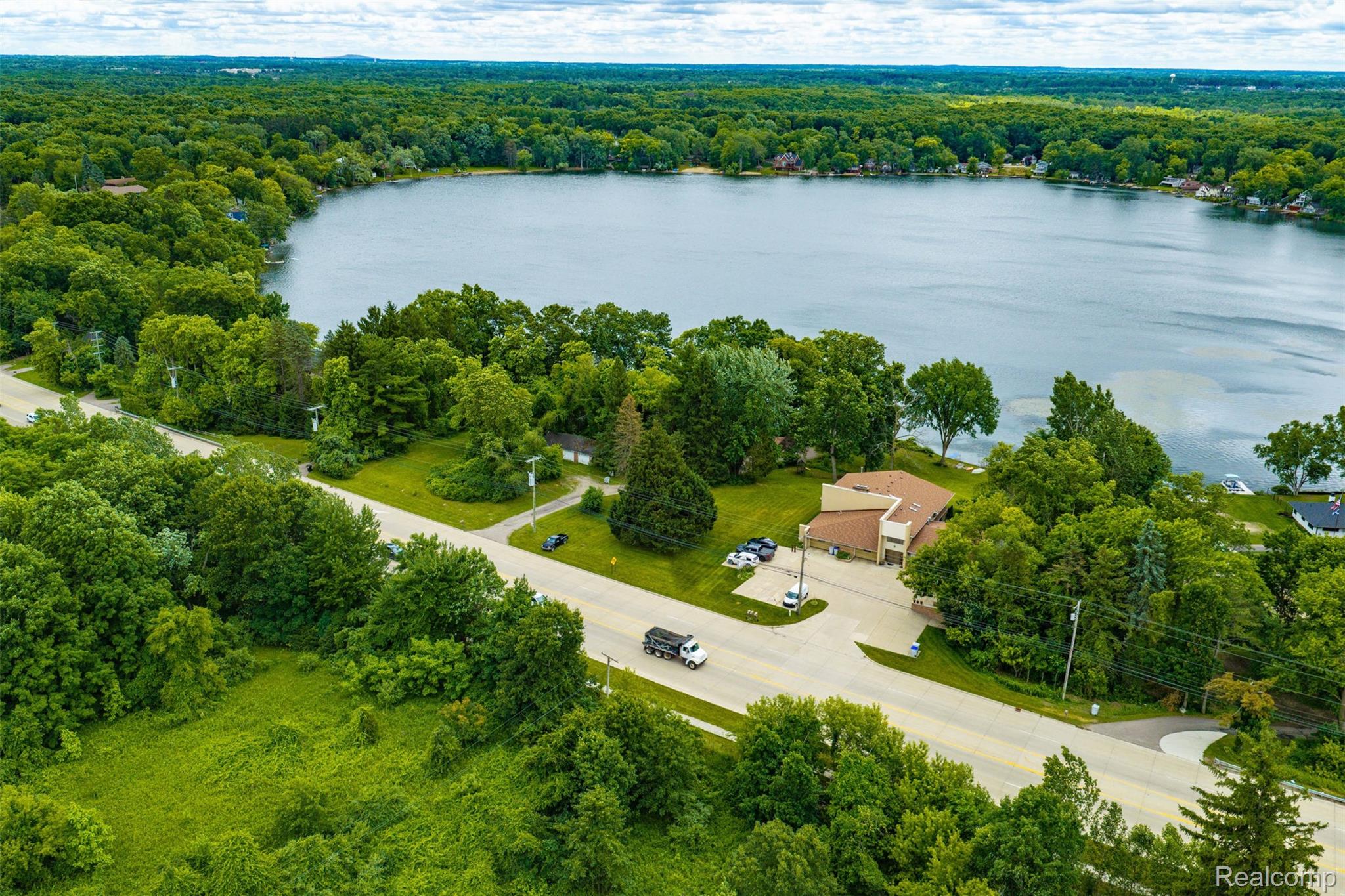 11034, Grand River, Brighton, Michigan, 48116