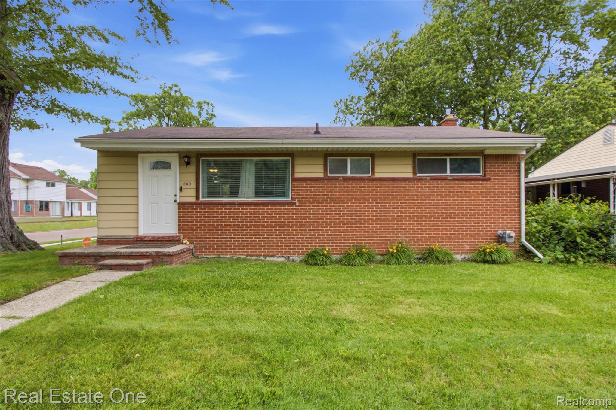 340, Hopkins, Pontiac, Michigan, 48340