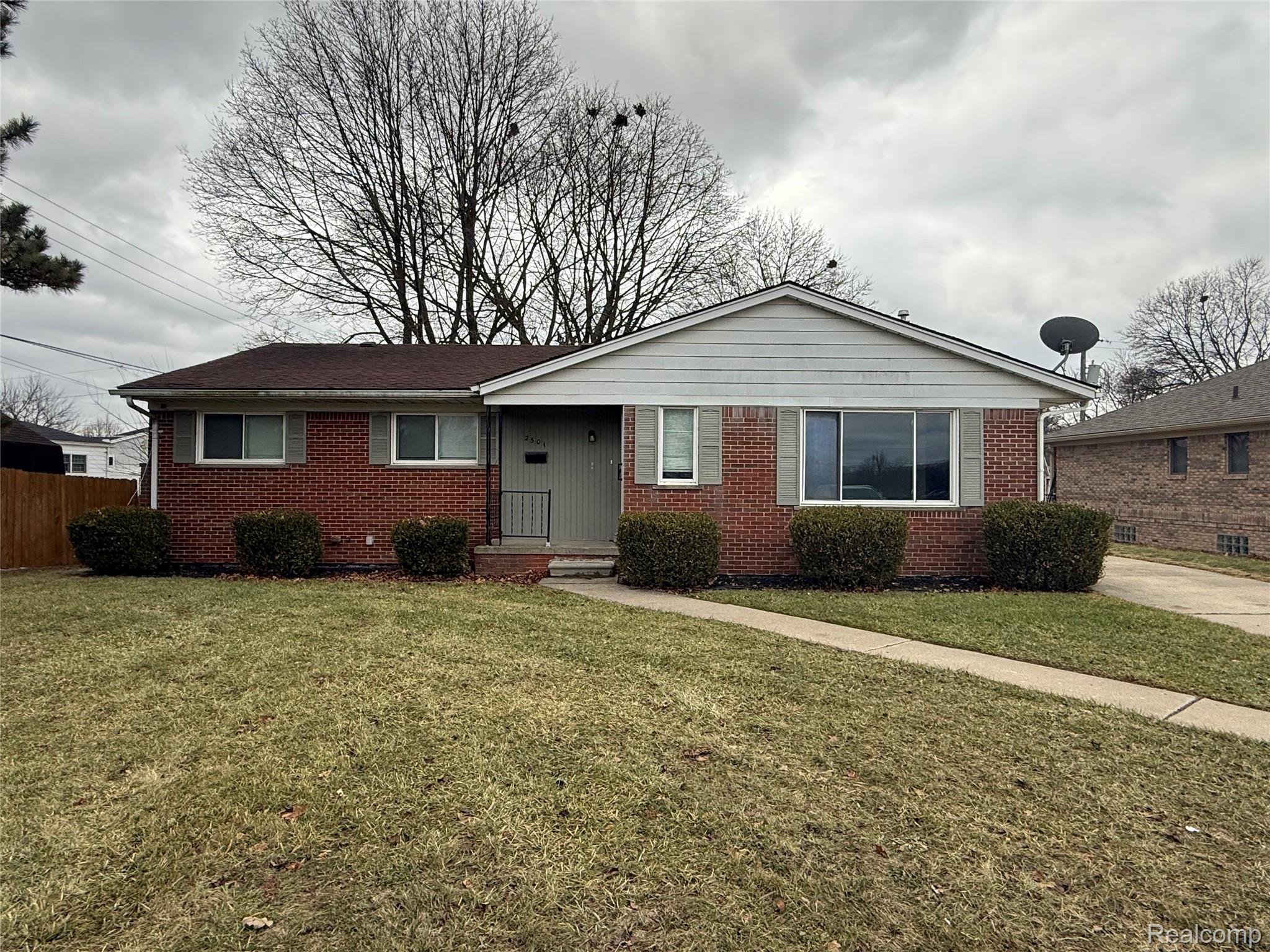2501, King, Trenton, Michigan, 48183