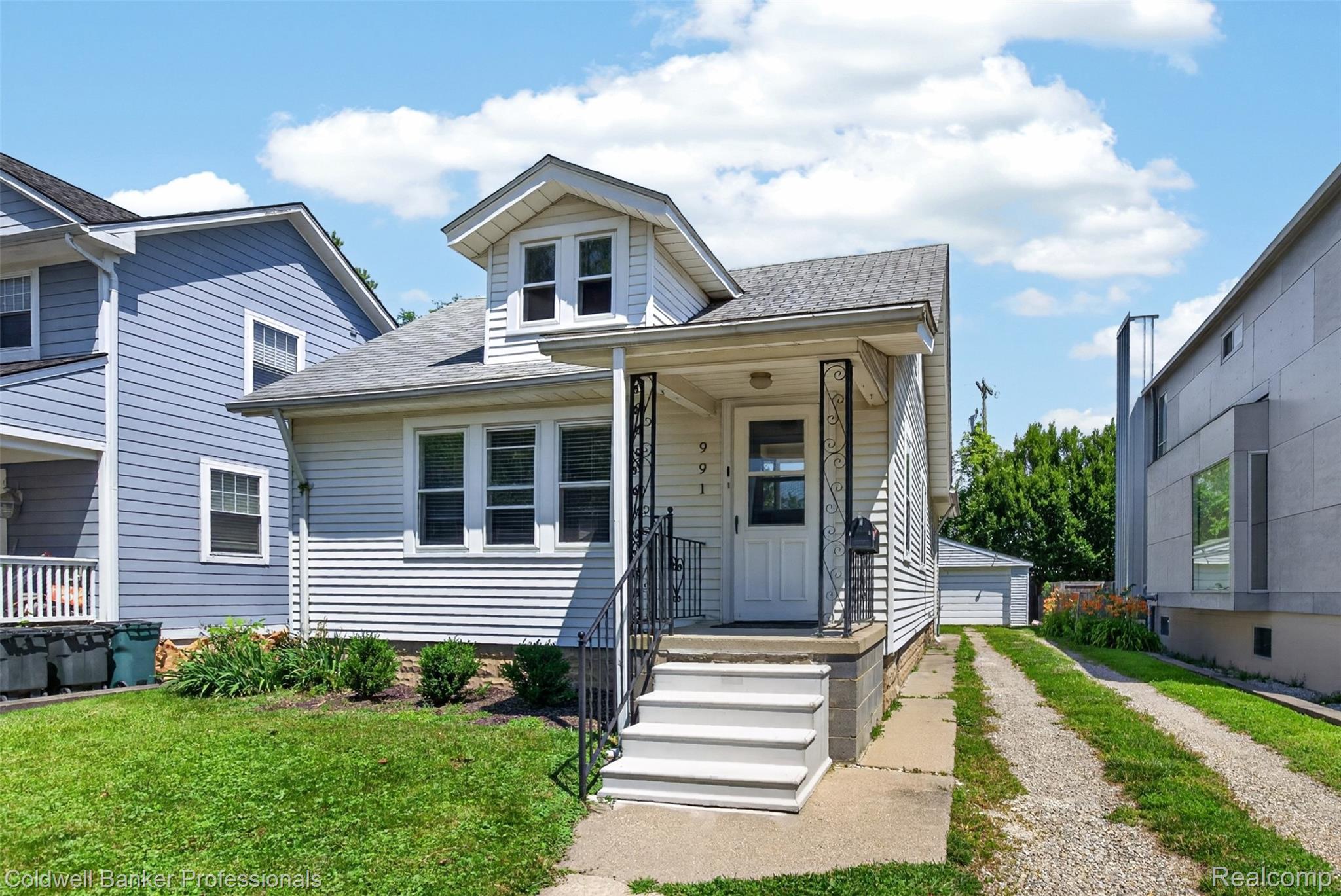 991, HUMPHREY, Birmingham, Michigan, 48009