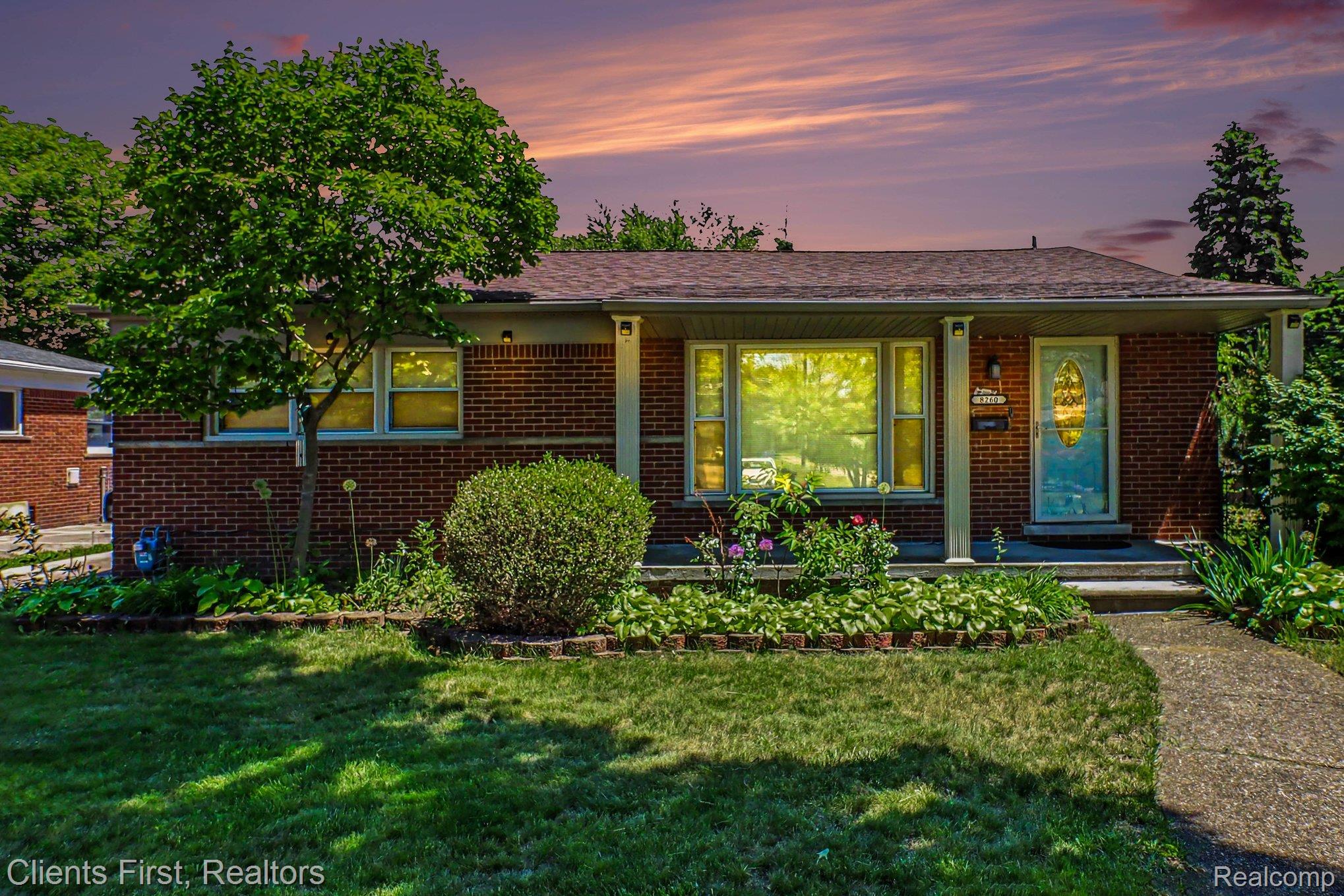 8260, Arnold, Dearborn Heights, Michigan, 48127