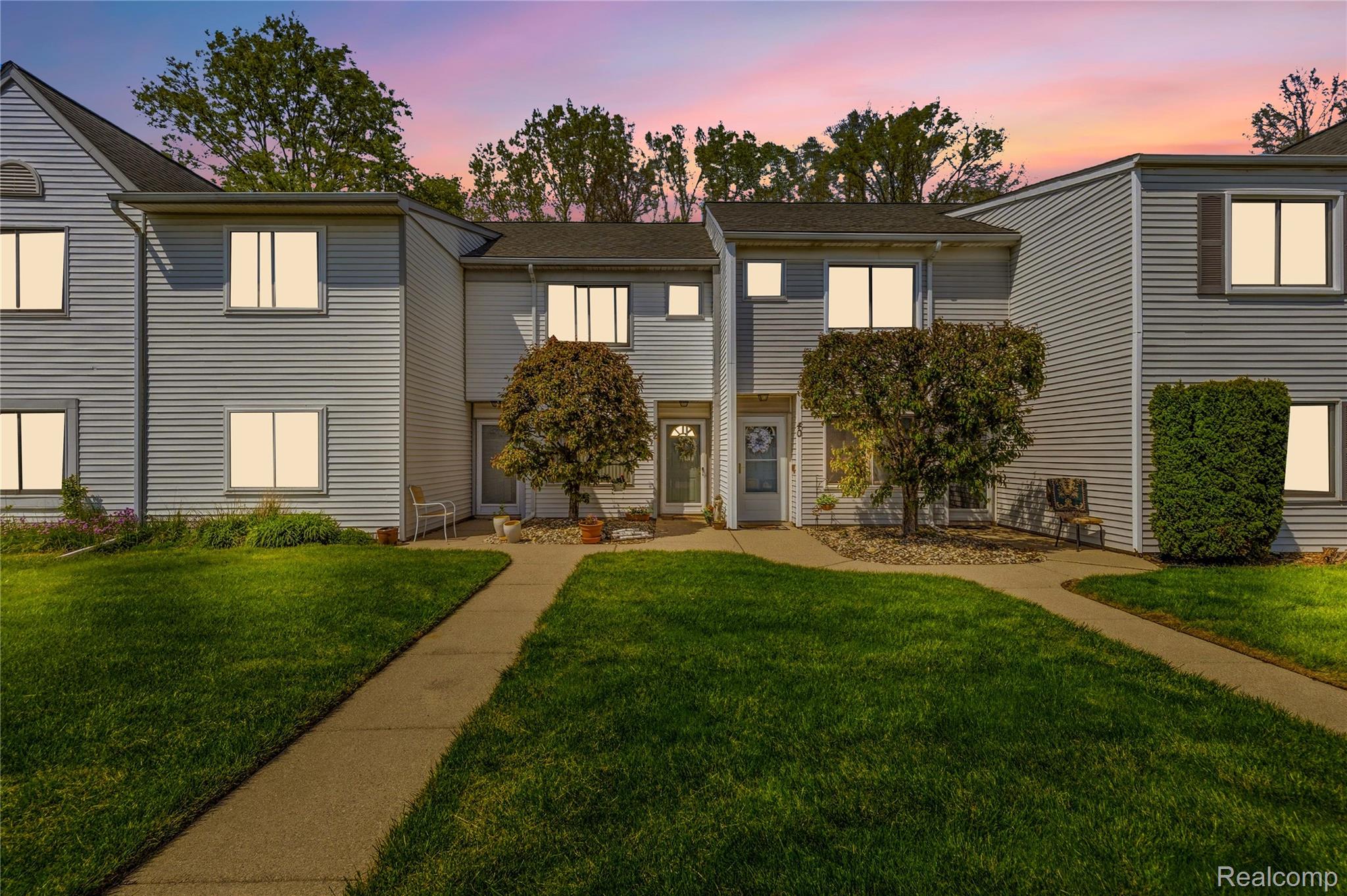 42, Rosebud, Mt. Clemens, Michigan, 48043