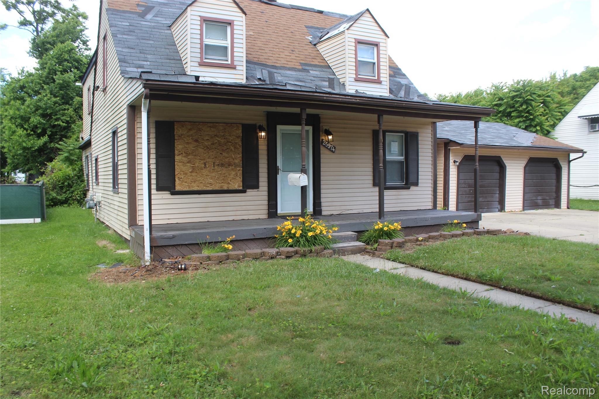 25974, Powers, Dearborn Heights, Michigan, 48125