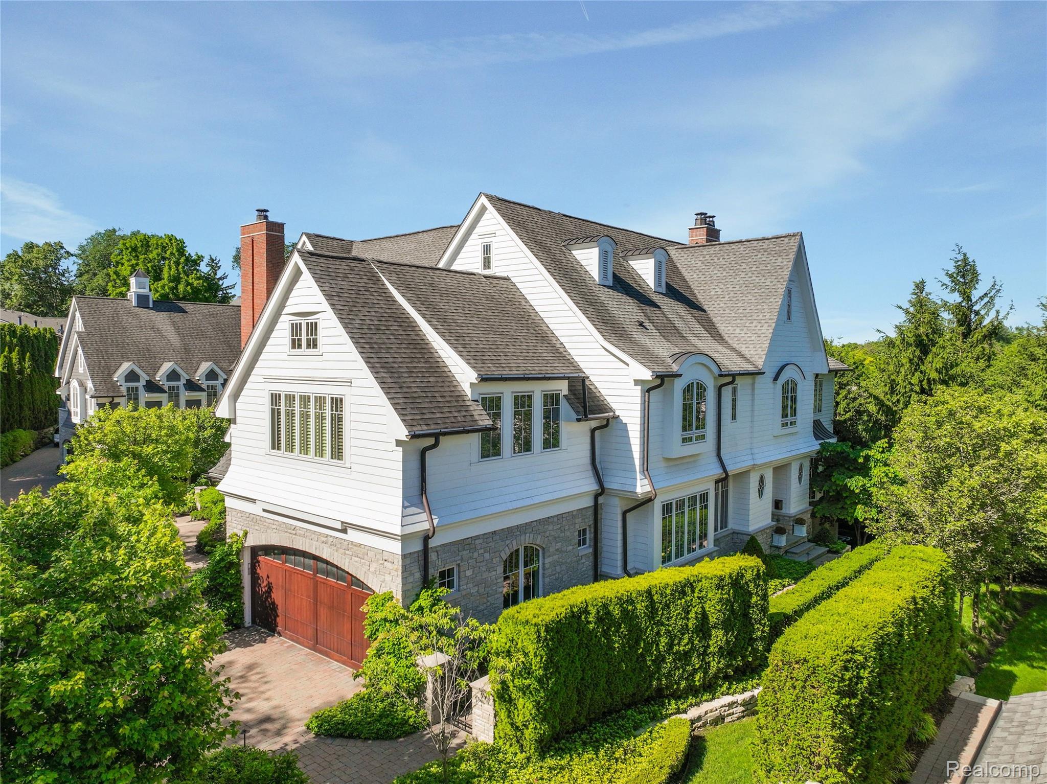 300, Woodland Villa, Birmingham, Michigan, 48009