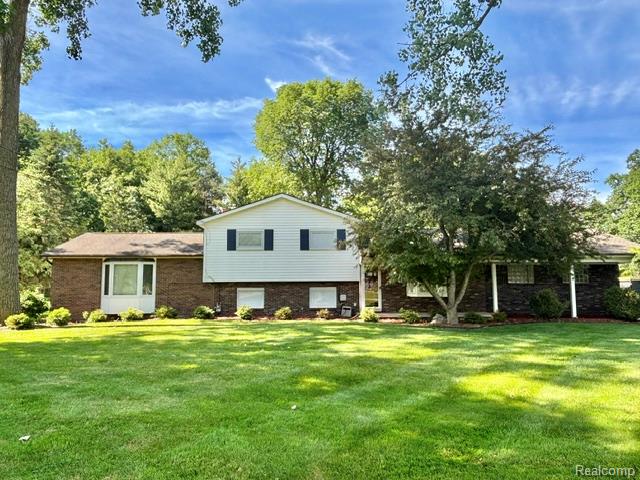 8695, Stout, Grosse Ile, Michigan, 48138
