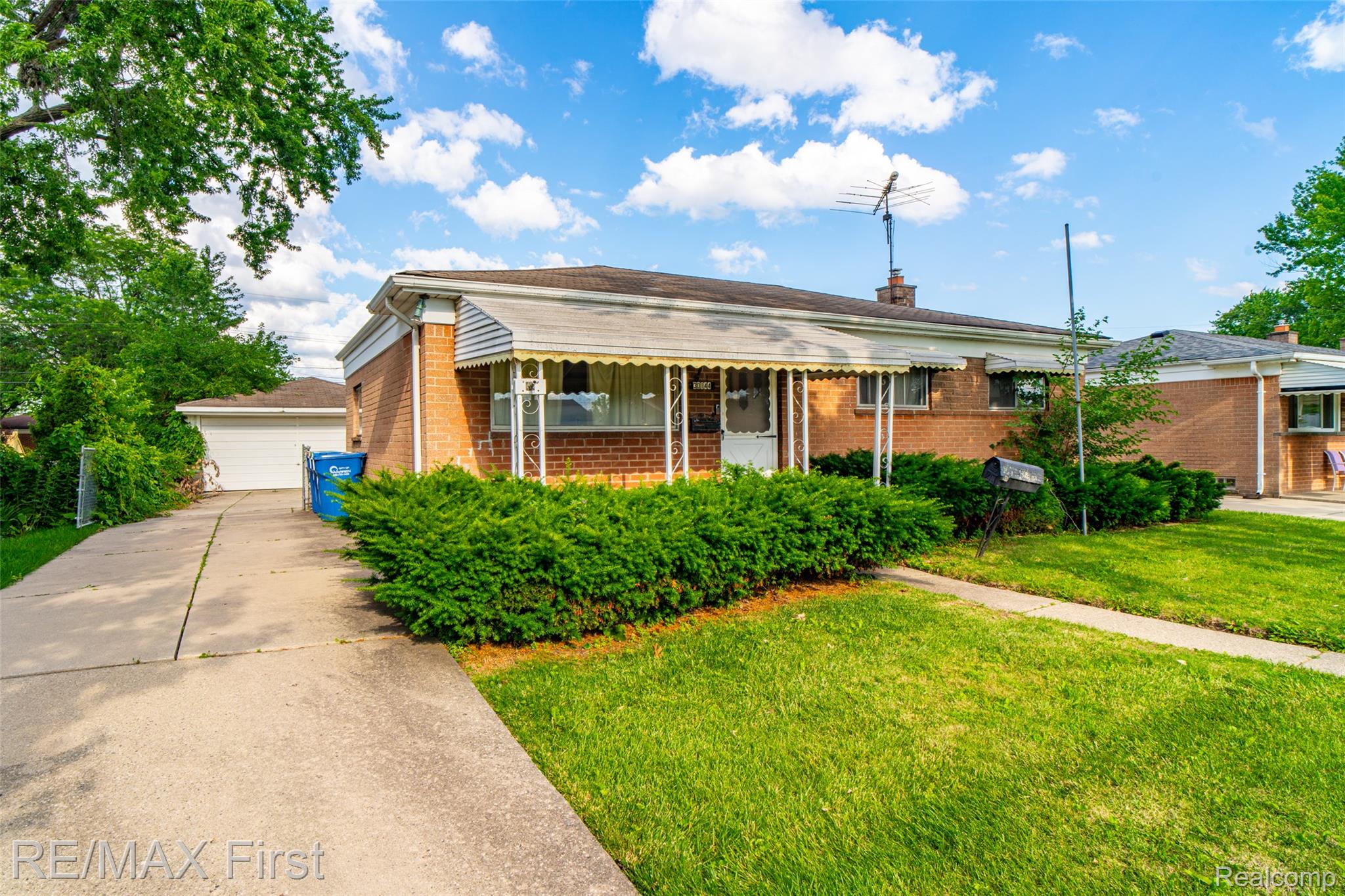 30144, Roan, Warren, Michigan, 48093