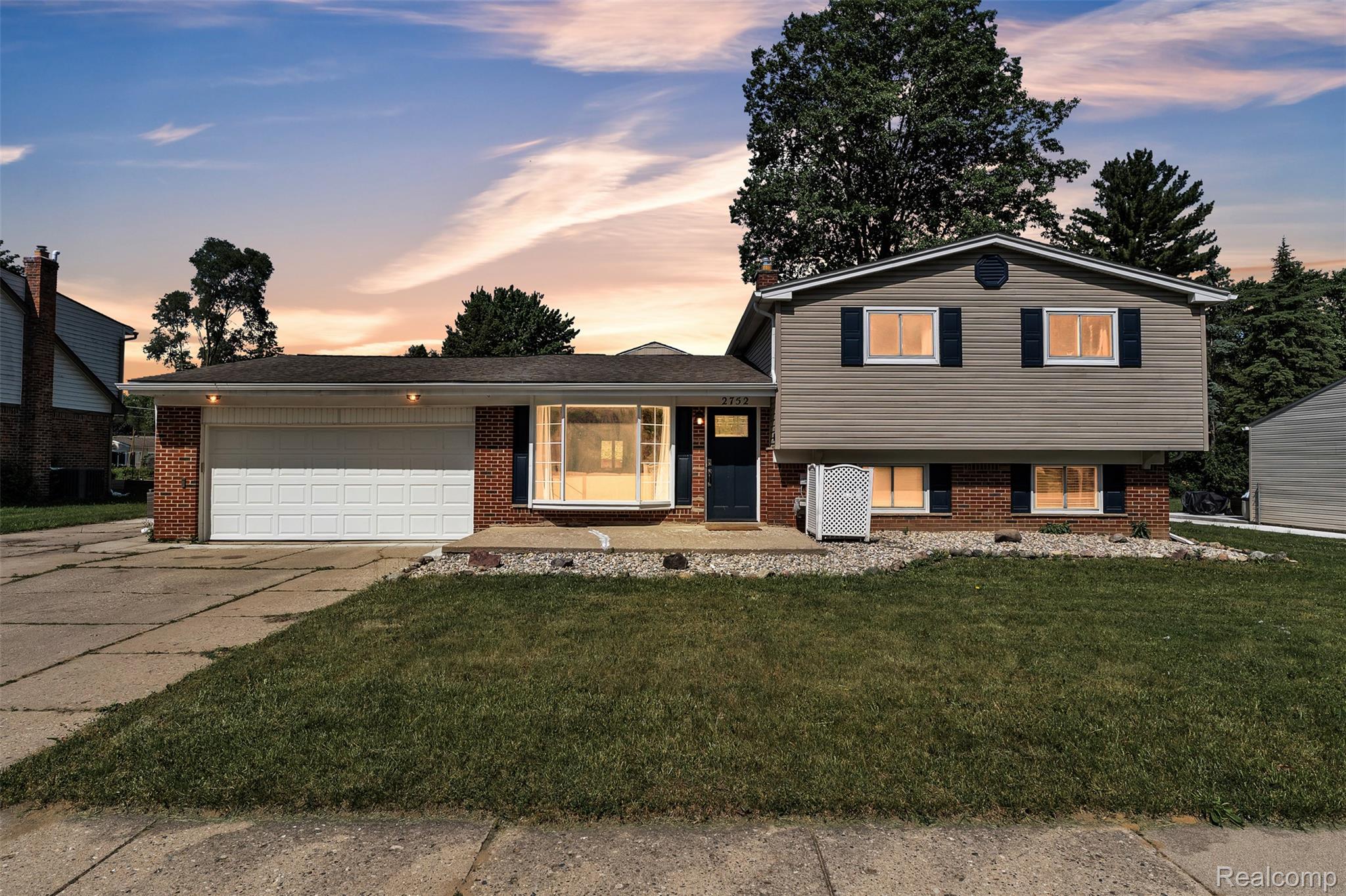 2752, Red Arrow, Commerce Twp, Michigan, 48382