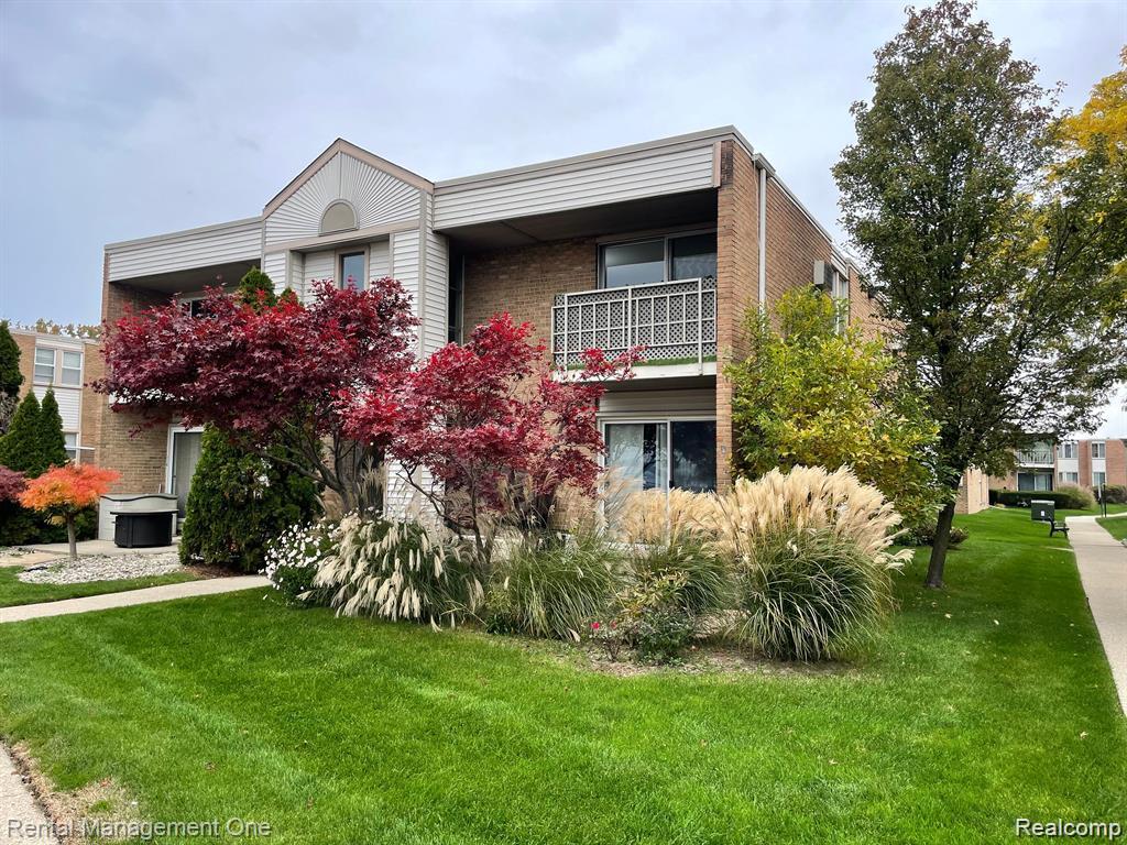1603, Cass Lake, #D unit, Keego Harbor, Michigan, 48320