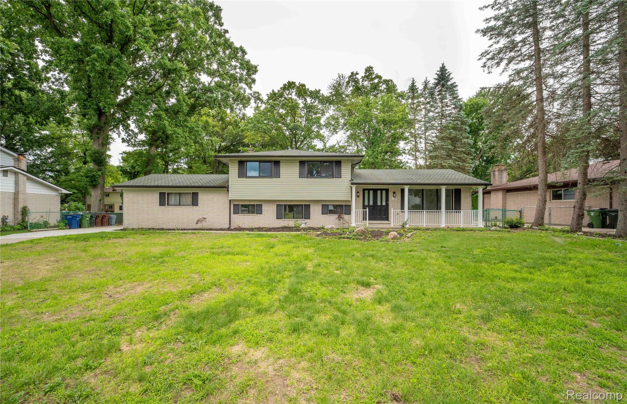 6742, Canterbury, Shelby Twp, Michigan, 48316