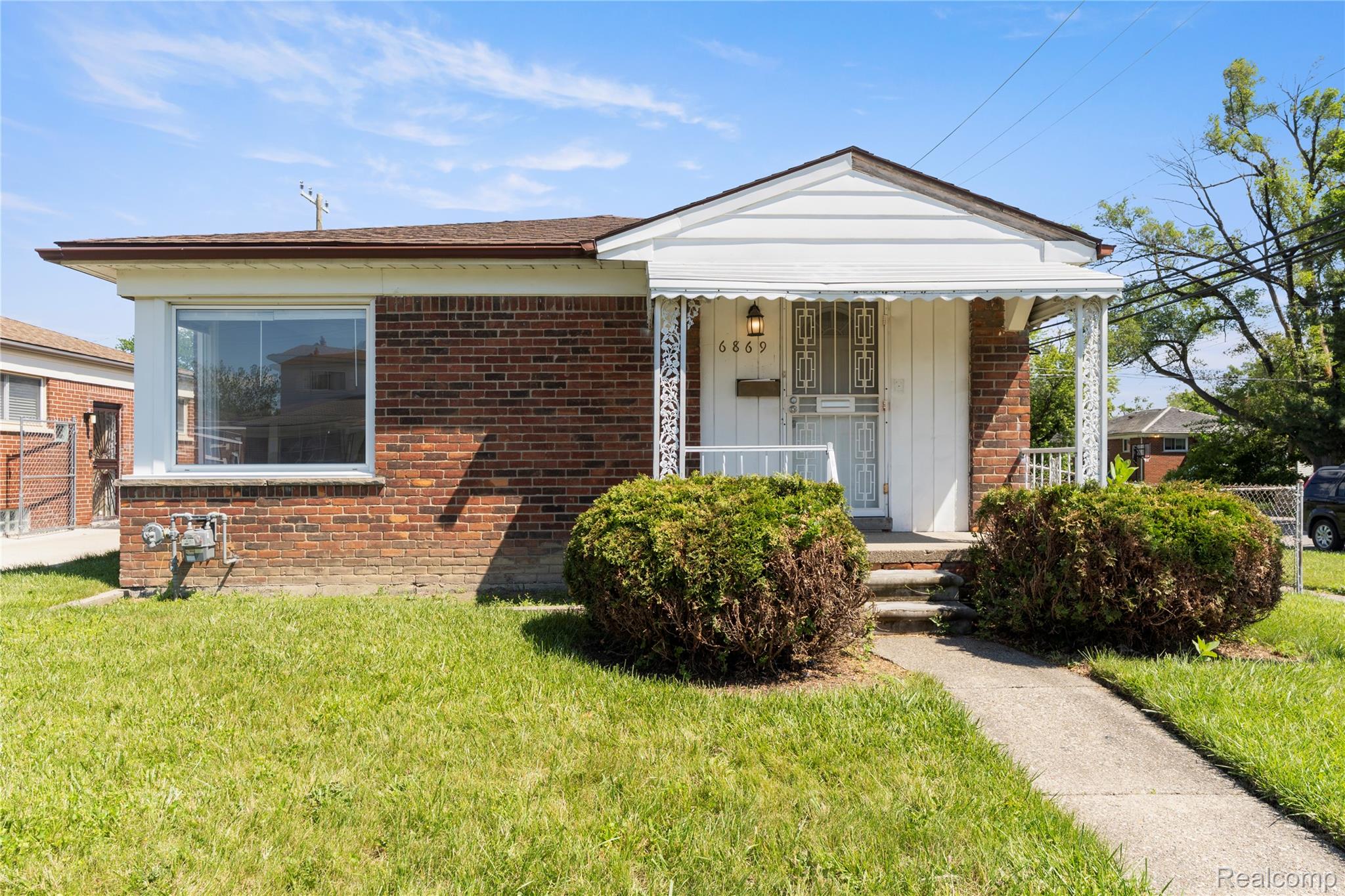6869, Buhr, Hamtramck, Michigan, 48212