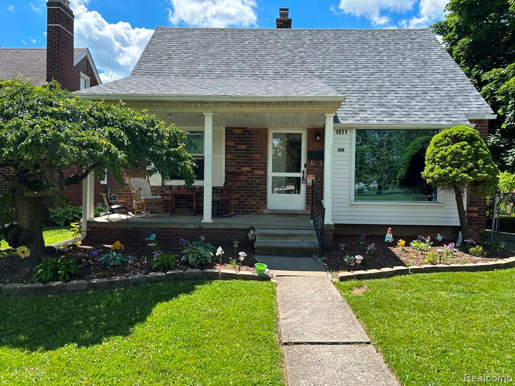 1011, Harrison Blv, Lincoln Park, Michigan, 48146