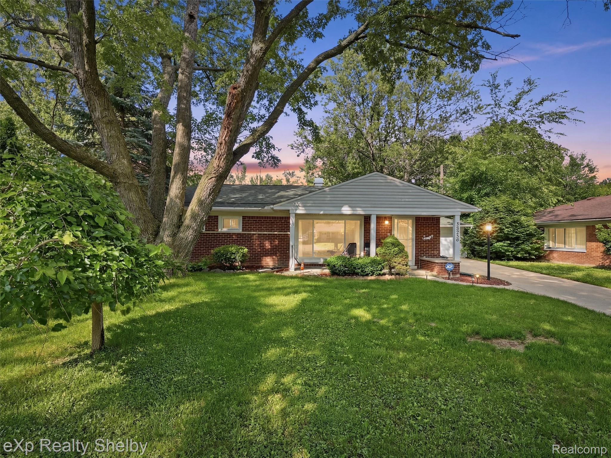 28286, Red Leaf, Southfield, Michigan, 48076