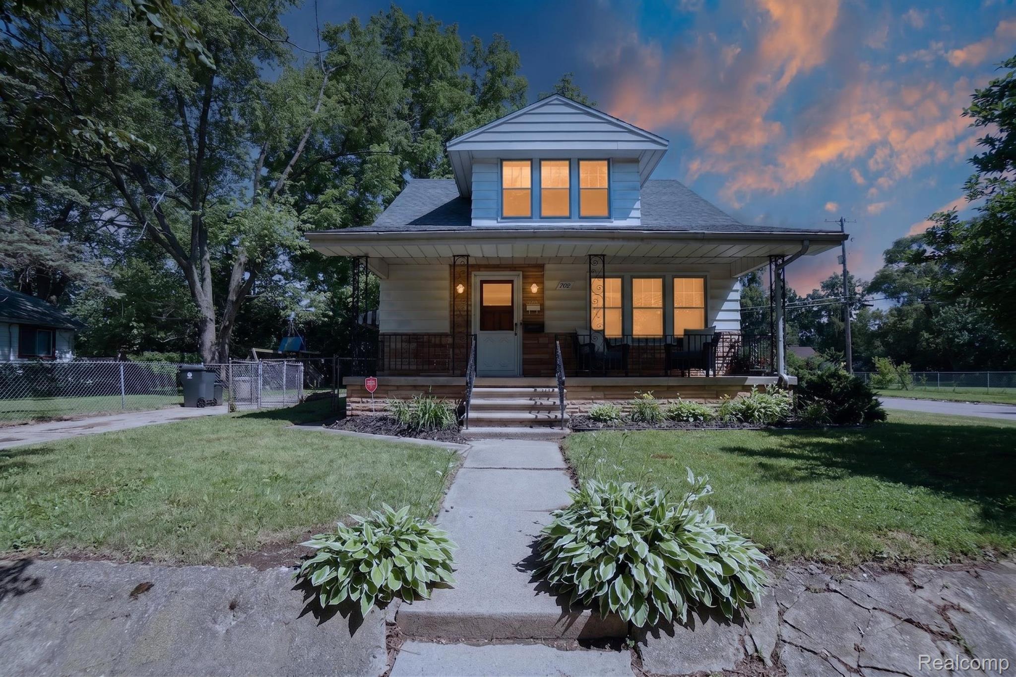 702, Leland, Flint, Michigan, 48507