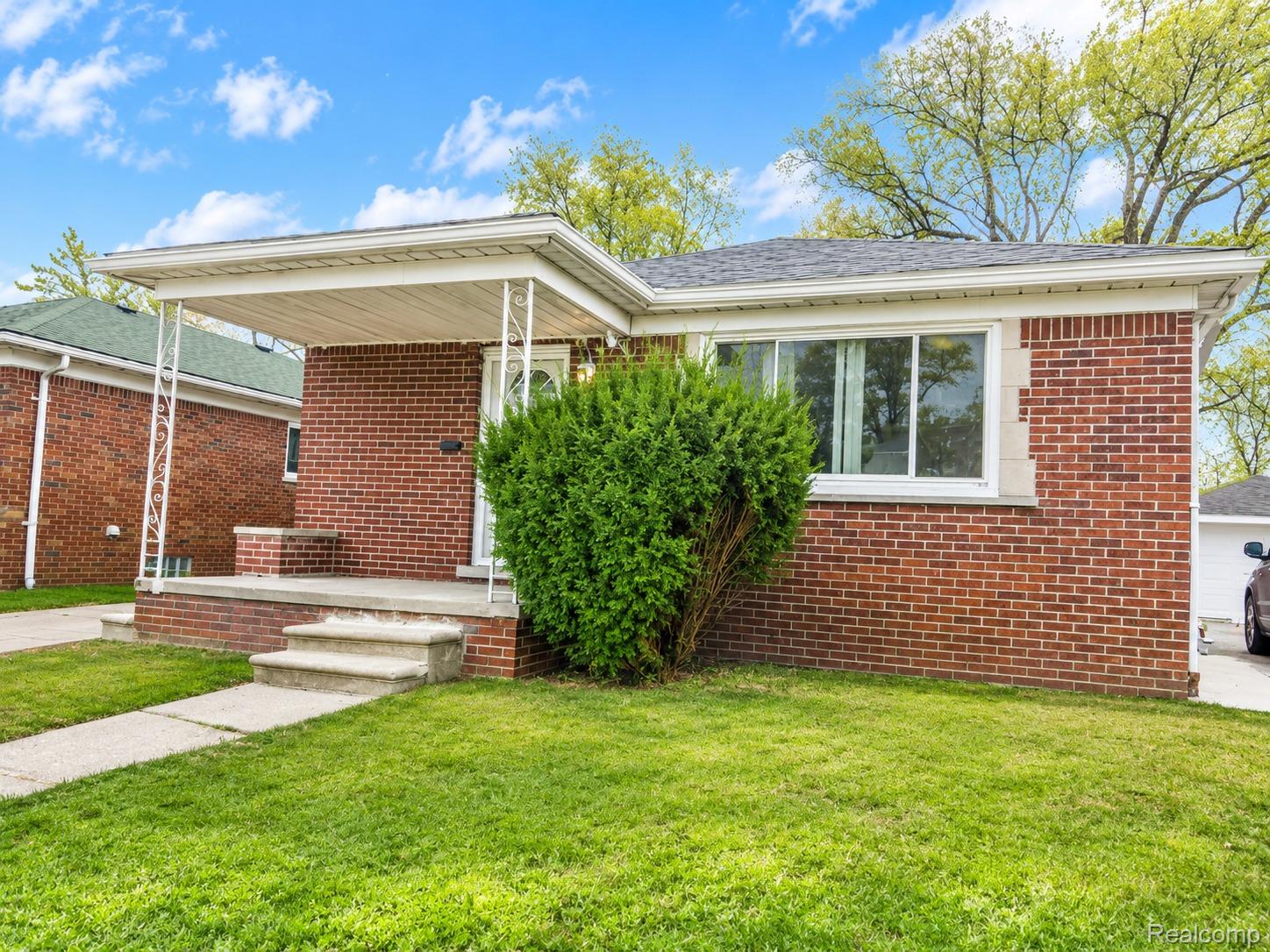 7140, Iowa, Hamtramck, Michigan, 48212