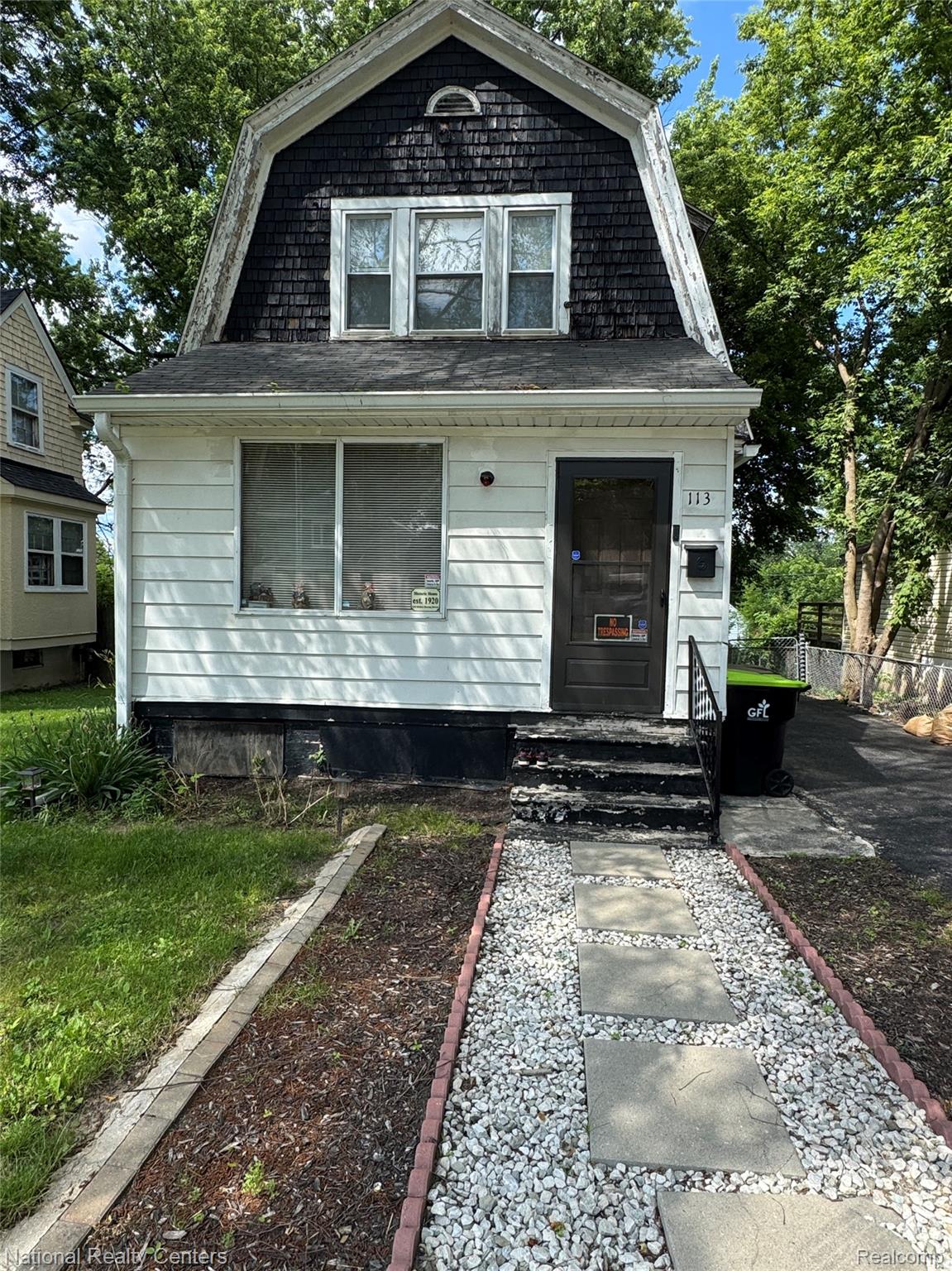 113, Kemp, Pontiac, Michigan, 48342