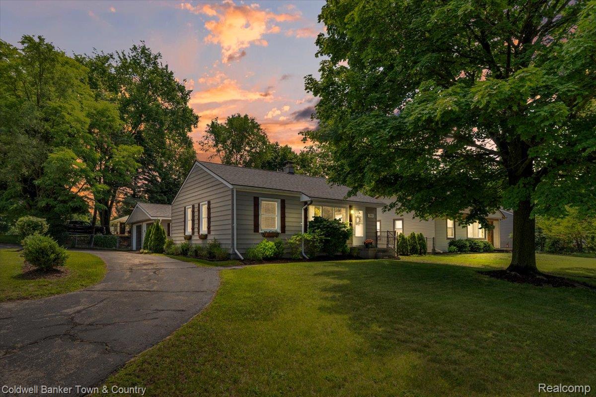 355, Rivard, Waterford, Michigan, 48327