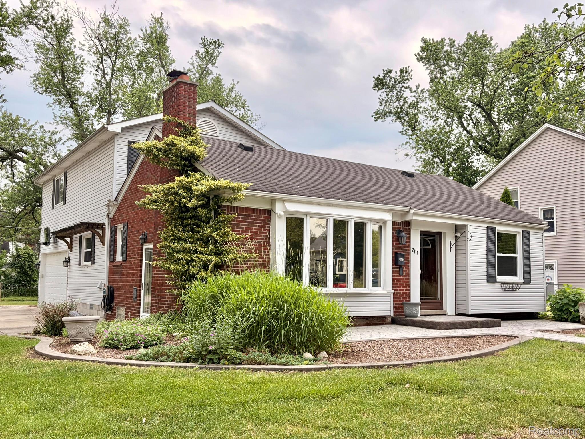 2111, Earlmont, Berkley, Michigan, 48072