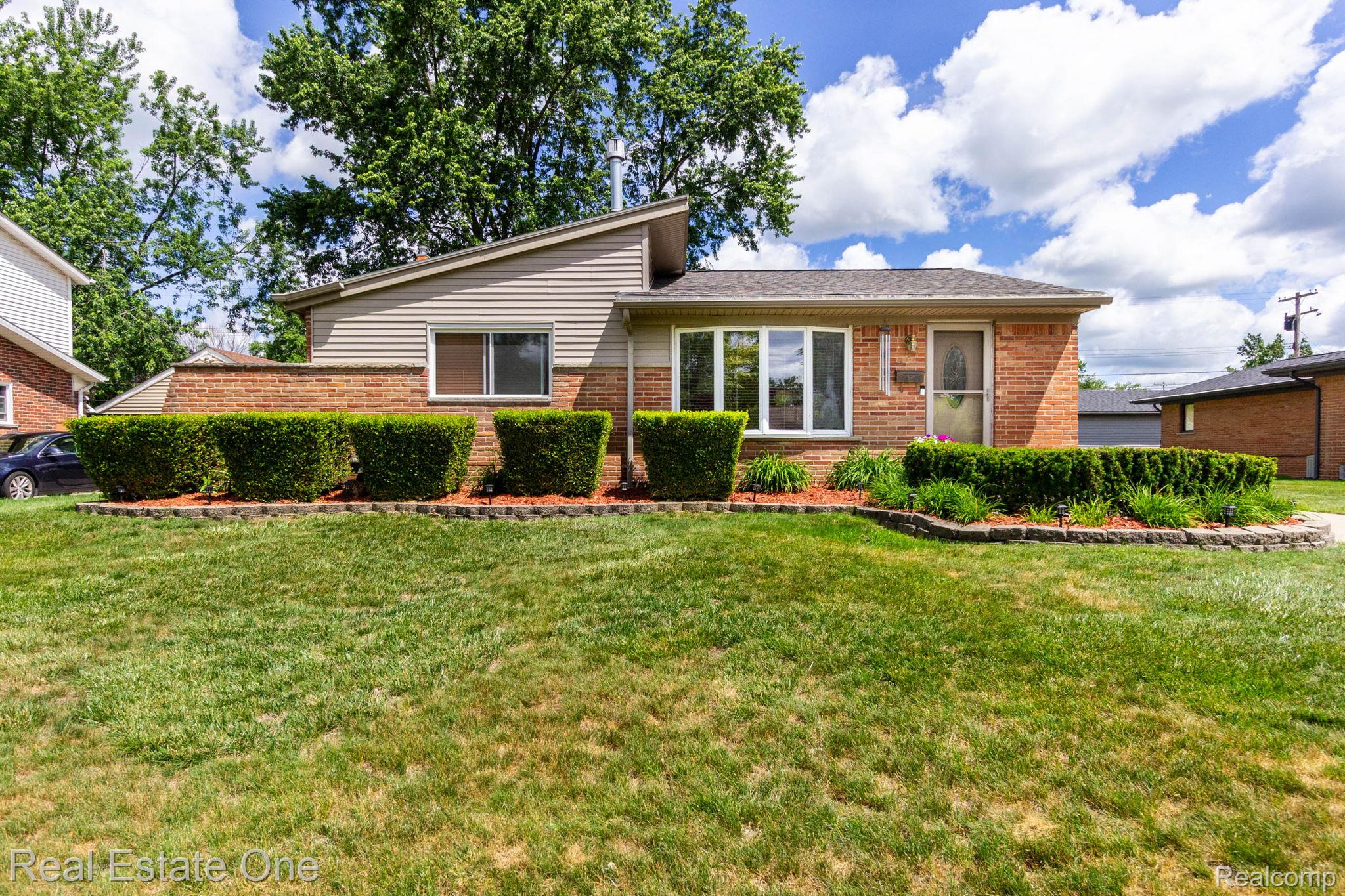 220, Winry, Rochester Hills, Michigan, 48307