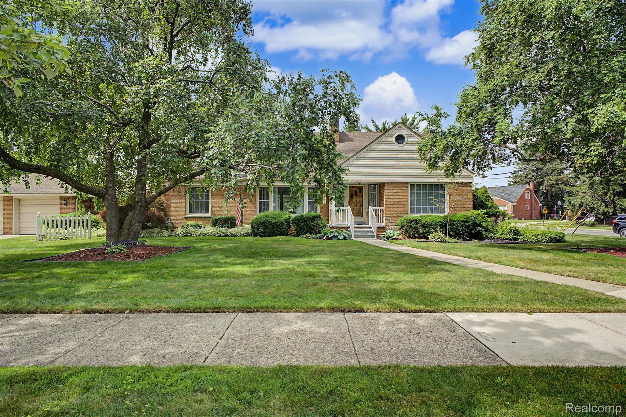 21236, Outer, Dearborn, Michigan, 48124
