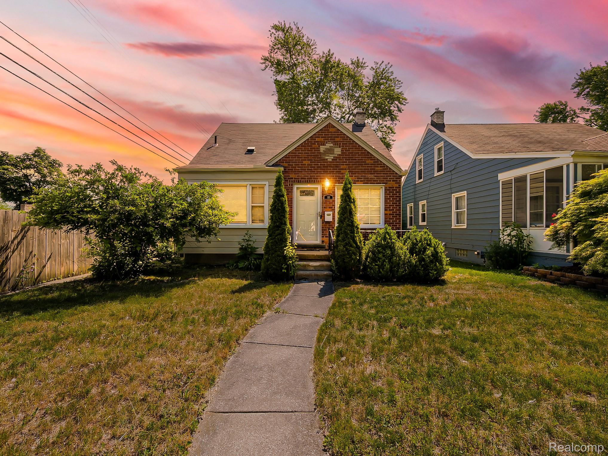 113, Minerva, Royal Oak, Michigan, 48067