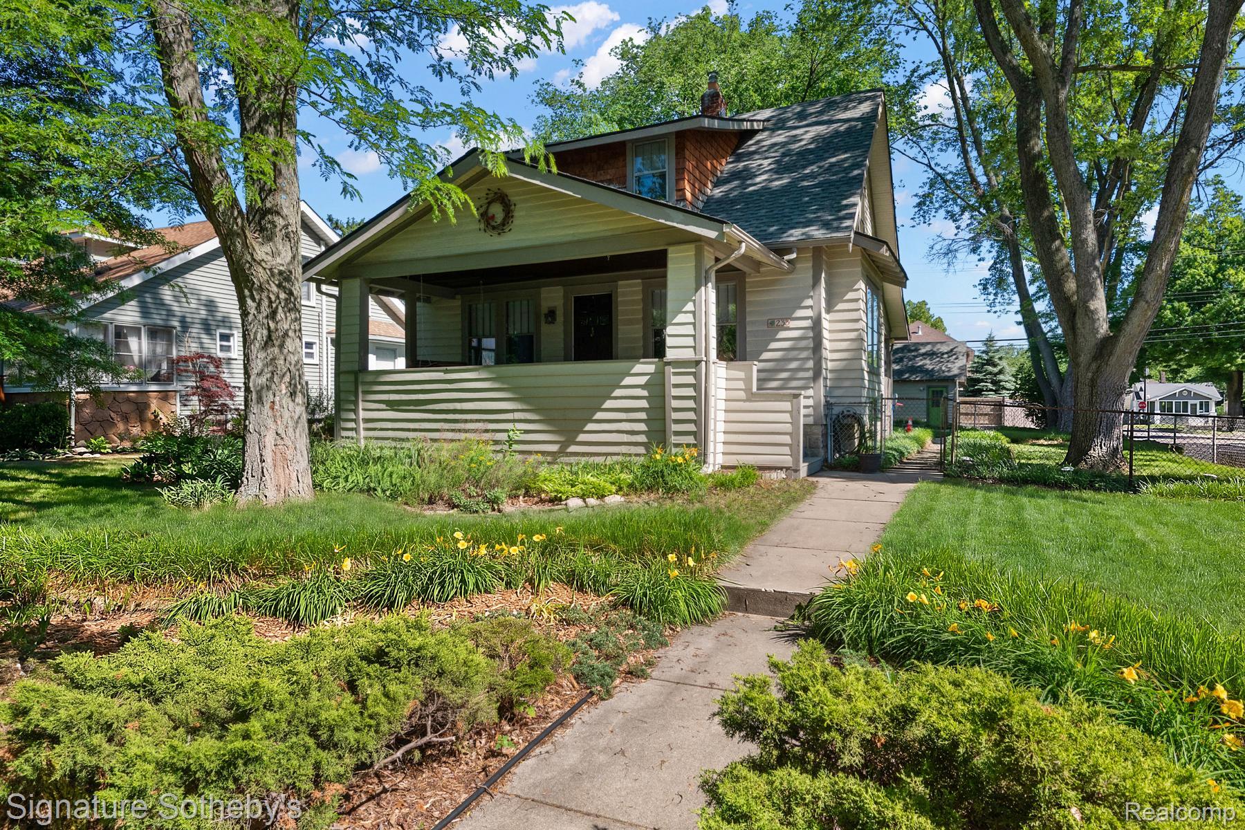 233, Farnum, Royal Oak, Michigan, 48067