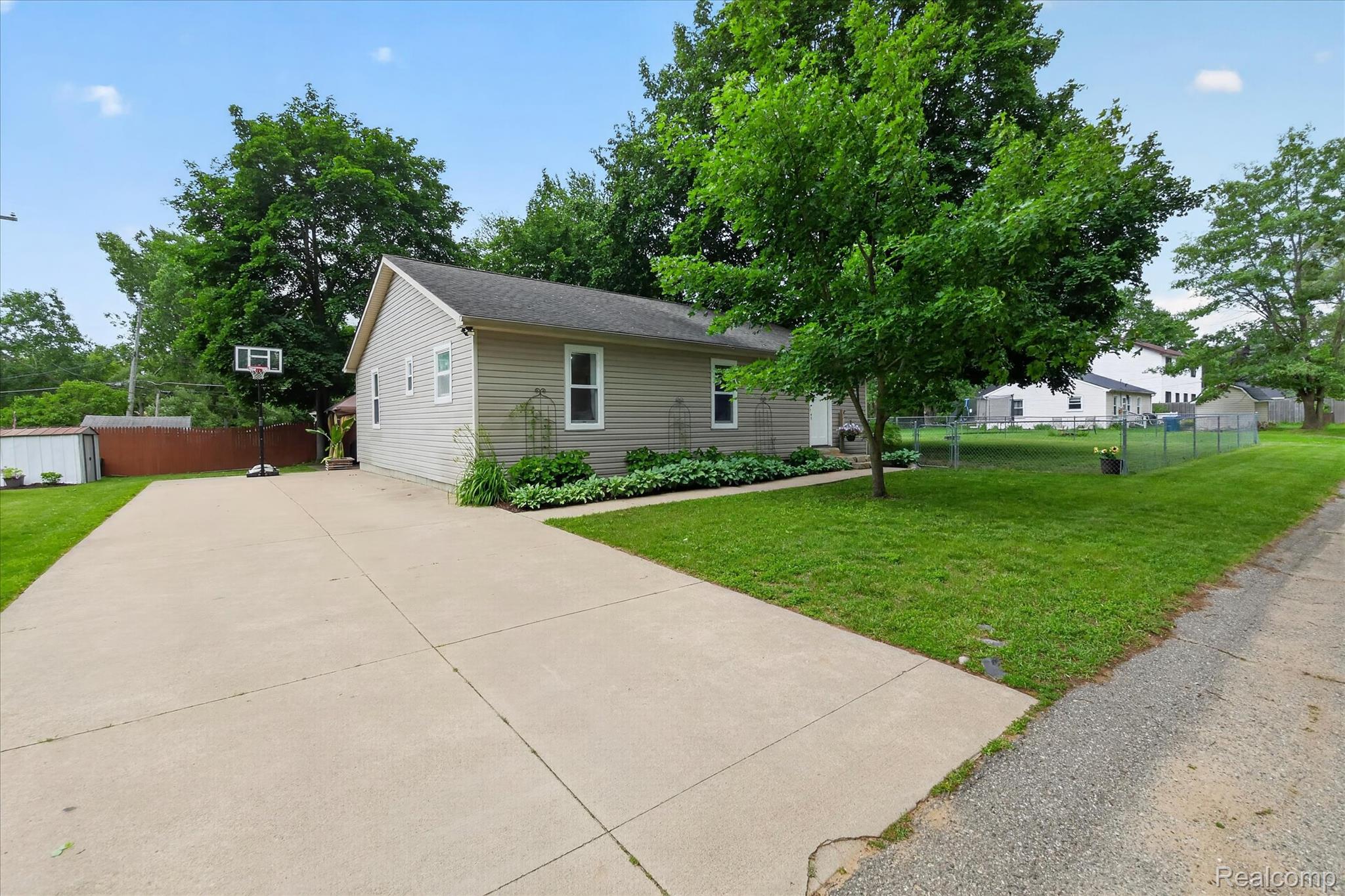 9115, Maplewood, White Lake, Michigan, 48386