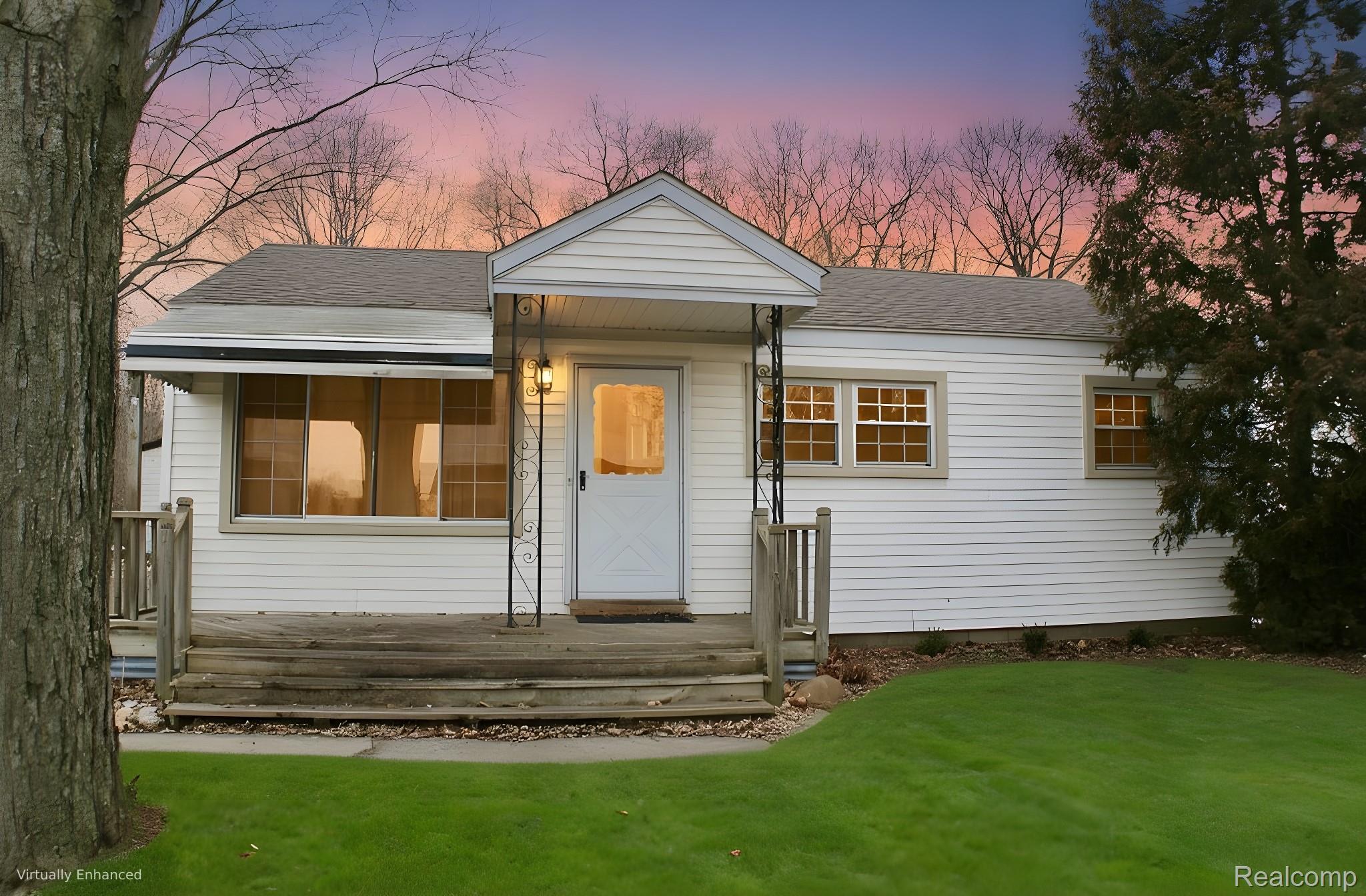 2099, VAN COURTLAND, Troy, Michigan, 48083