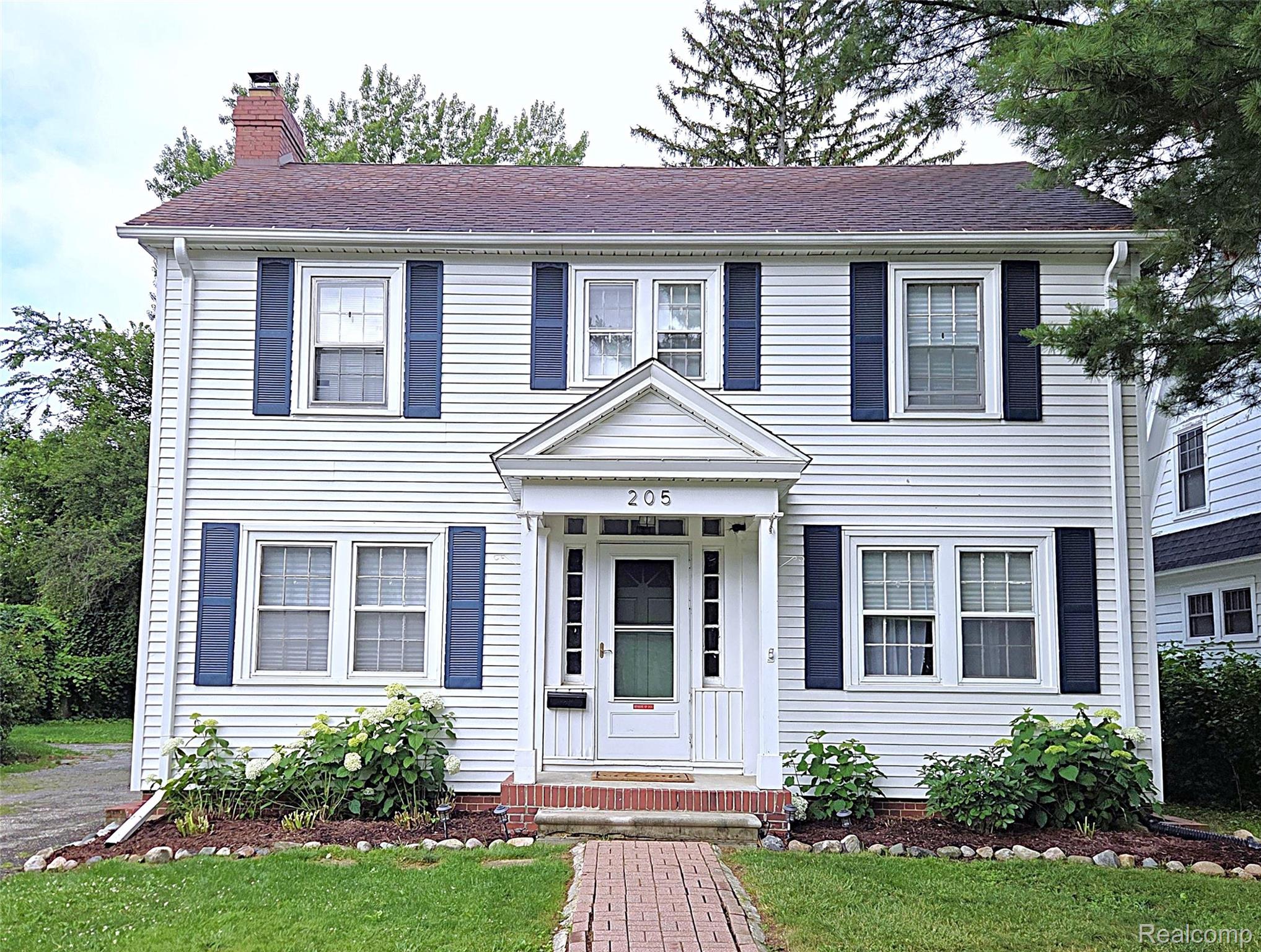 205, Iroquois, Pontiac, Michigan, 48341