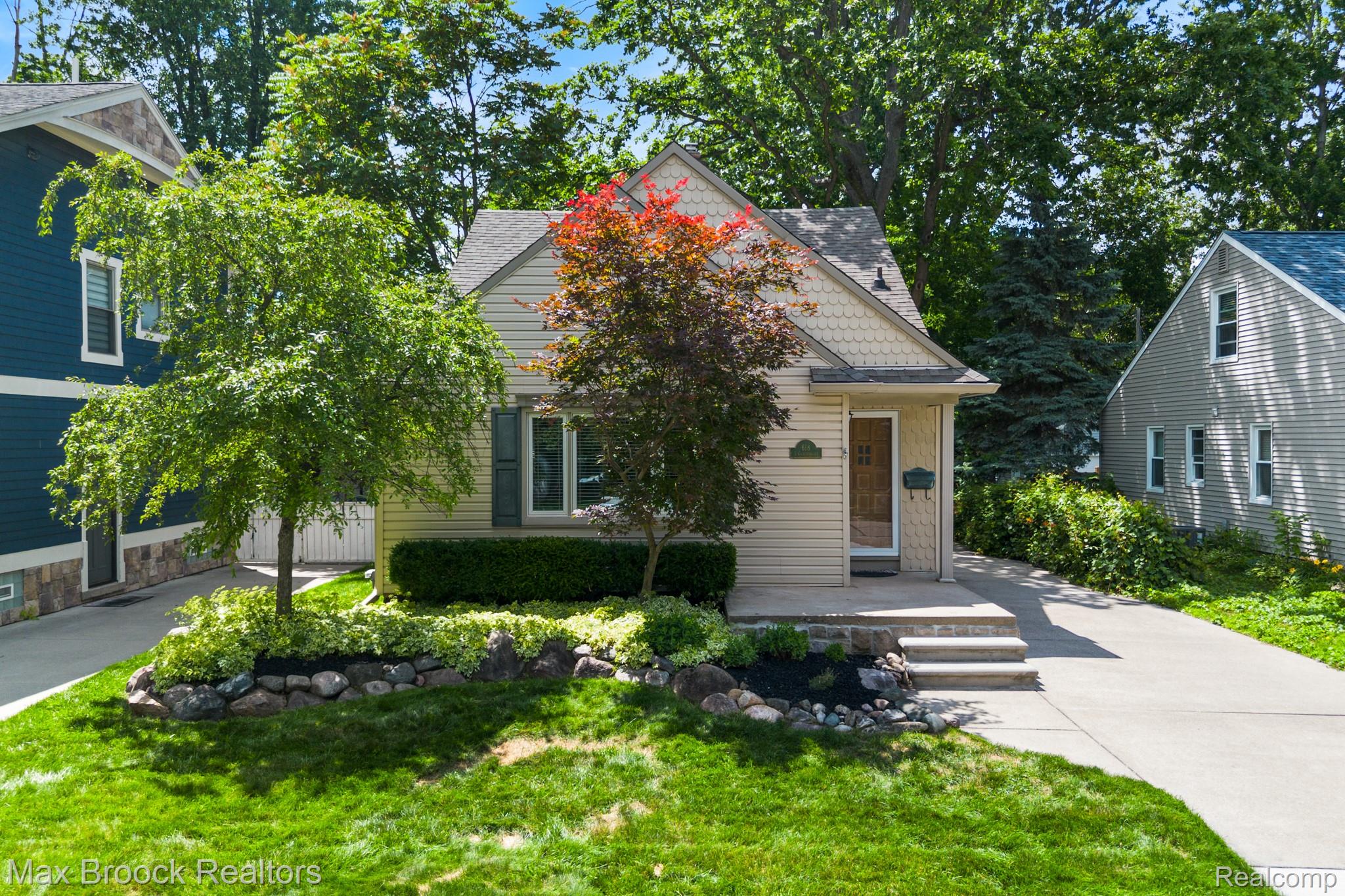 618, Gainsborough, Royal Oak, Michigan, 48067