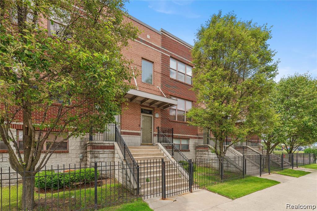 7621, Woodward, Detroit, Michigan, 48202