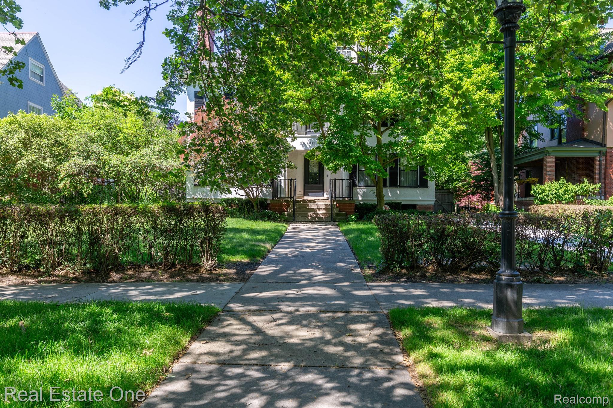 1043, Burns, Detroit, Michigan, 48214