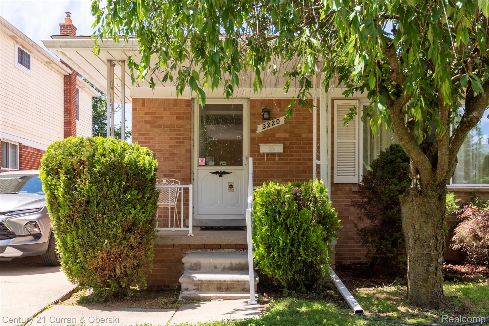 3220, Alice, Dearborn, Michigan, 48124